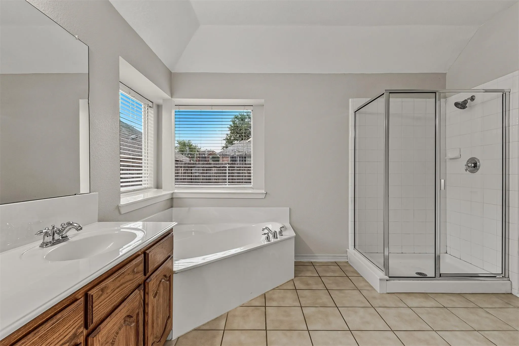 Single Family Residence For Rent in Dallas County , 7413 Providence Drive, Rowlett, Texas 75089, 3 Bedroom, 3 Bathroom, 2 Garage spaces, 2,454 Sqft, built in 2005, mls#21399799, Real Estate Agent in Rowlett, Homes For Rent in Dallas county, Homes For Rent in Rowlett, Realtor in Rowlett Texas, Real Estate Brokerage Independent Realty Texas, Luminita Cordes Realtor