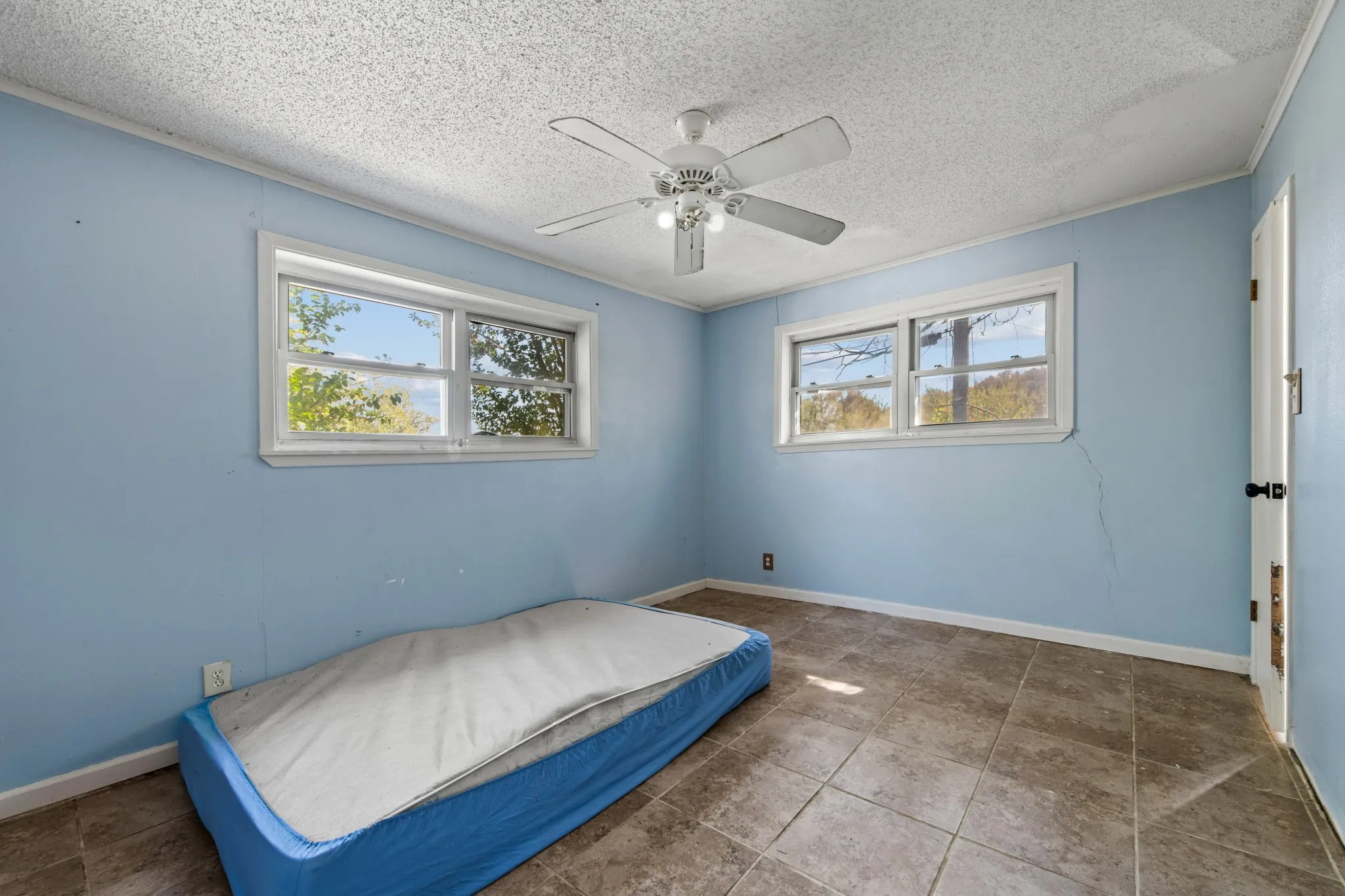 Single Family Residence For Sale in Jack County , 515 E Belknap Street, Jacksboro, Texas 76458, 3 Bedroom, 2 Bathroom, 2 Garage spaces, 1,896 Sqft, built in 1975, mls#21399823, Real Estate Agent in Jacksboro, Homes For Sale in Jack county, Homes For Sale in Jacksboro, Realtor in Jacksboro Texas, Real Estate Brokerage Independent Realty Texas, Luminita Cordes Realtor