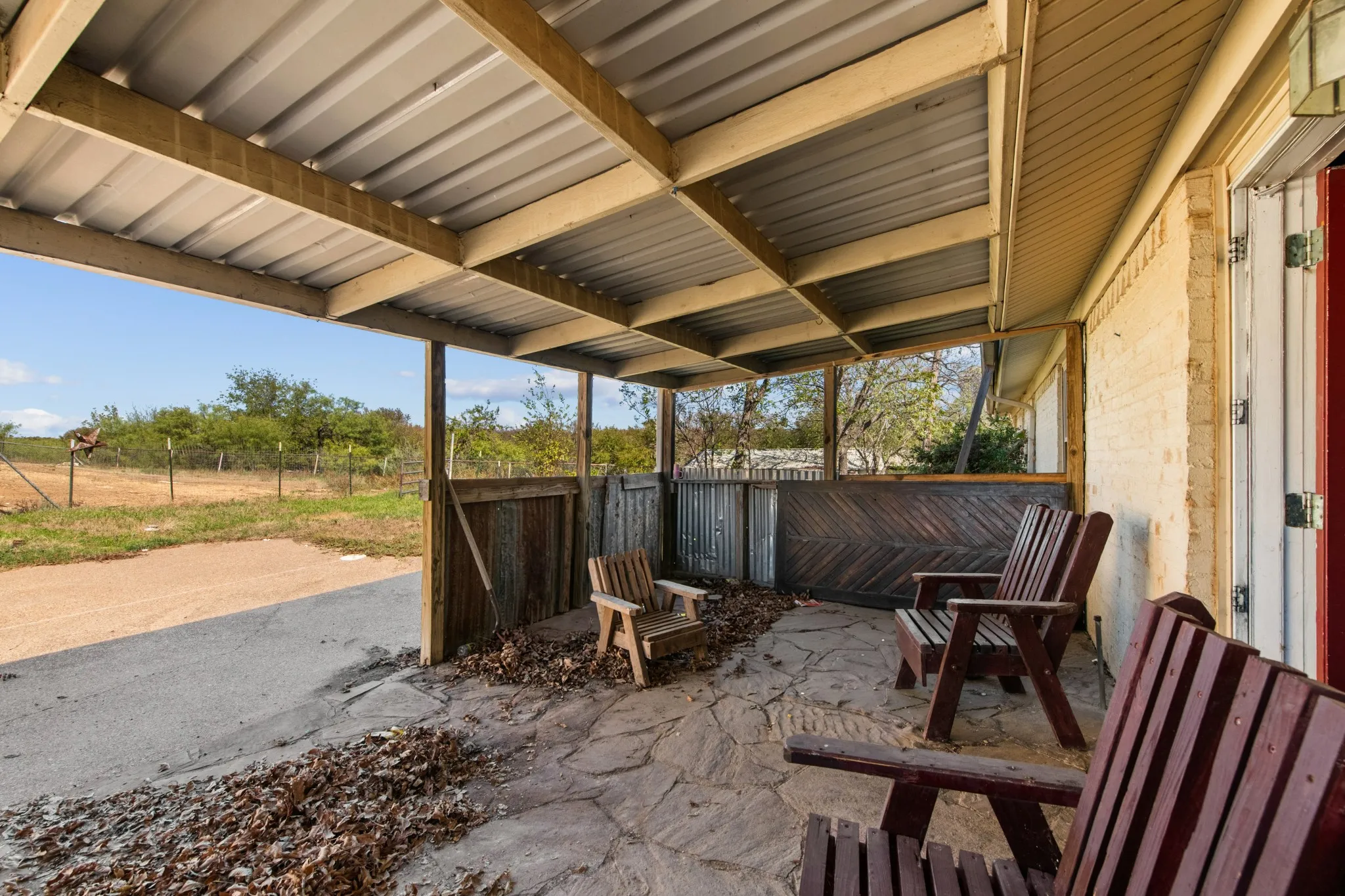 Single Family Residence For Sale in Jack County , 515 E Belknap Street, Jacksboro, Texas 76458, 3 Bedroom, 2 Bathroom, 2 Garage spaces, 1,896 Sqft, built in 1975, mls#21399823, Real Estate Agent in Jacksboro, Homes For Sale in Jack county, Homes For Sale in Jacksboro, Realtor in Jacksboro Texas, Real Estate Brokerage Independent Realty Texas, Luminita Cordes Realtor