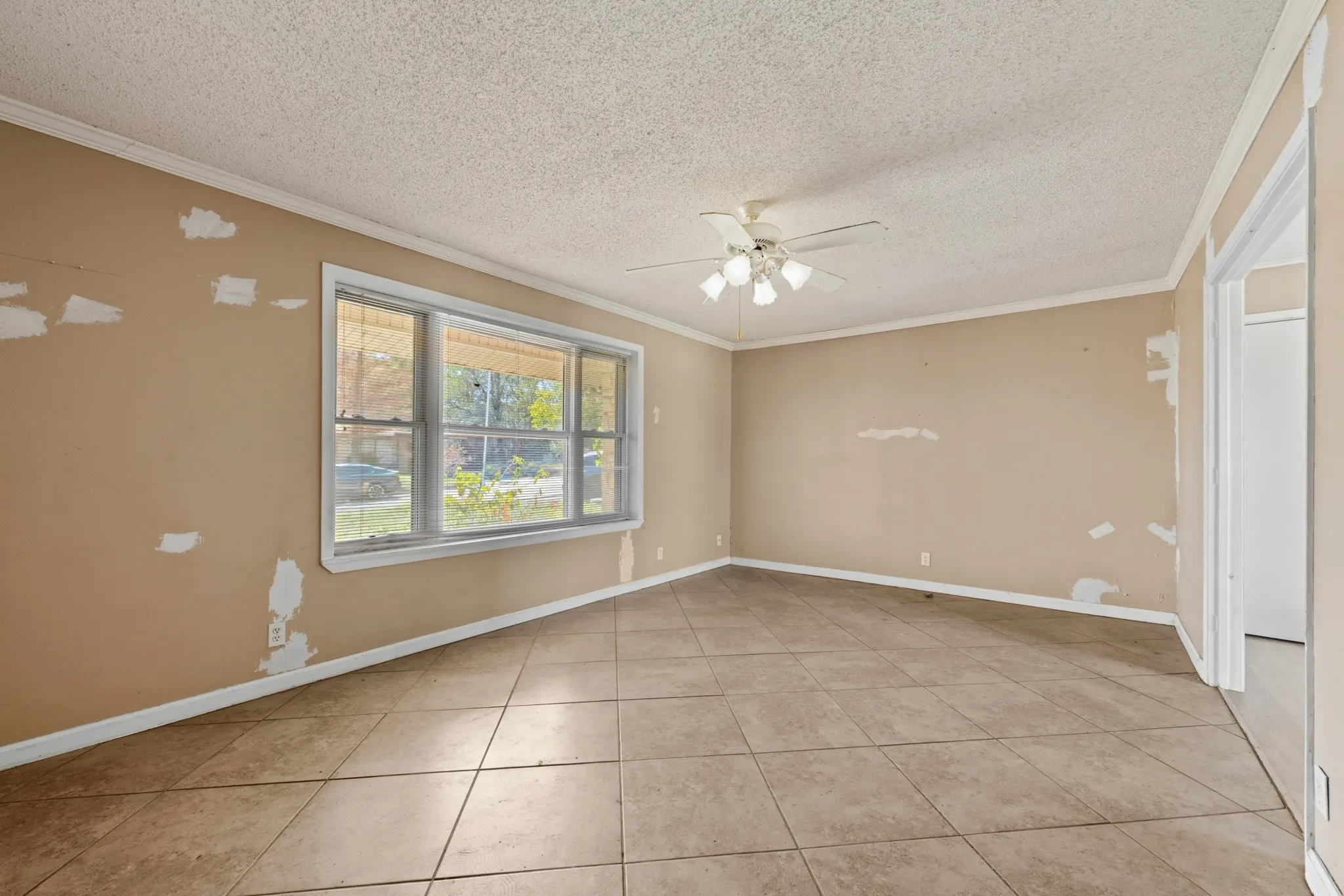 Single Family Residence For Sale in Jack County , 515 E Belknap Street, Jacksboro, Texas 76458, 3 Bedroom, 2 Bathroom, 2 Garage spaces, 1,896 Sqft, built in 1975, mls#21399823, Real Estate Agent in Jacksboro, Homes For Sale in Jack county, Homes For Sale in Jacksboro, Realtor in Jacksboro Texas, Real Estate Brokerage Independent Realty Texas, Luminita Cordes Realtor