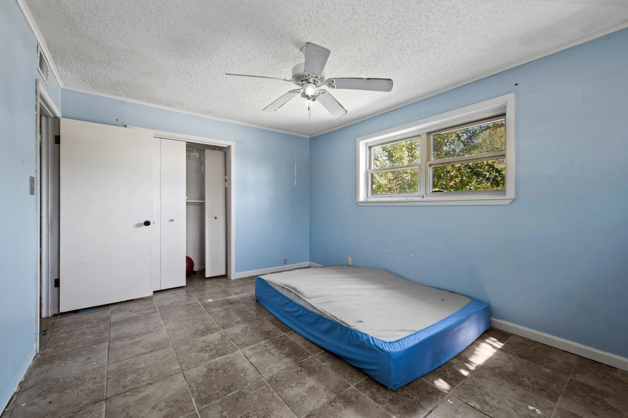 Single Family Residence For Sale in Jack County , 515 E Belknap Street, Jacksboro, Texas 76458, 3 Bedroom, 2 Bathroom, 2 Garage spaces, 1,896 Sqft, built in 1975, mls#21399823, Real Estate Agent in Jacksboro, Homes For Sale in Jack county, Homes For Sale in Jacksboro, Realtor in Jacksboro Texas, Real Estate Brokerage Independent Realty Texas, Luminita Cordes Realtor