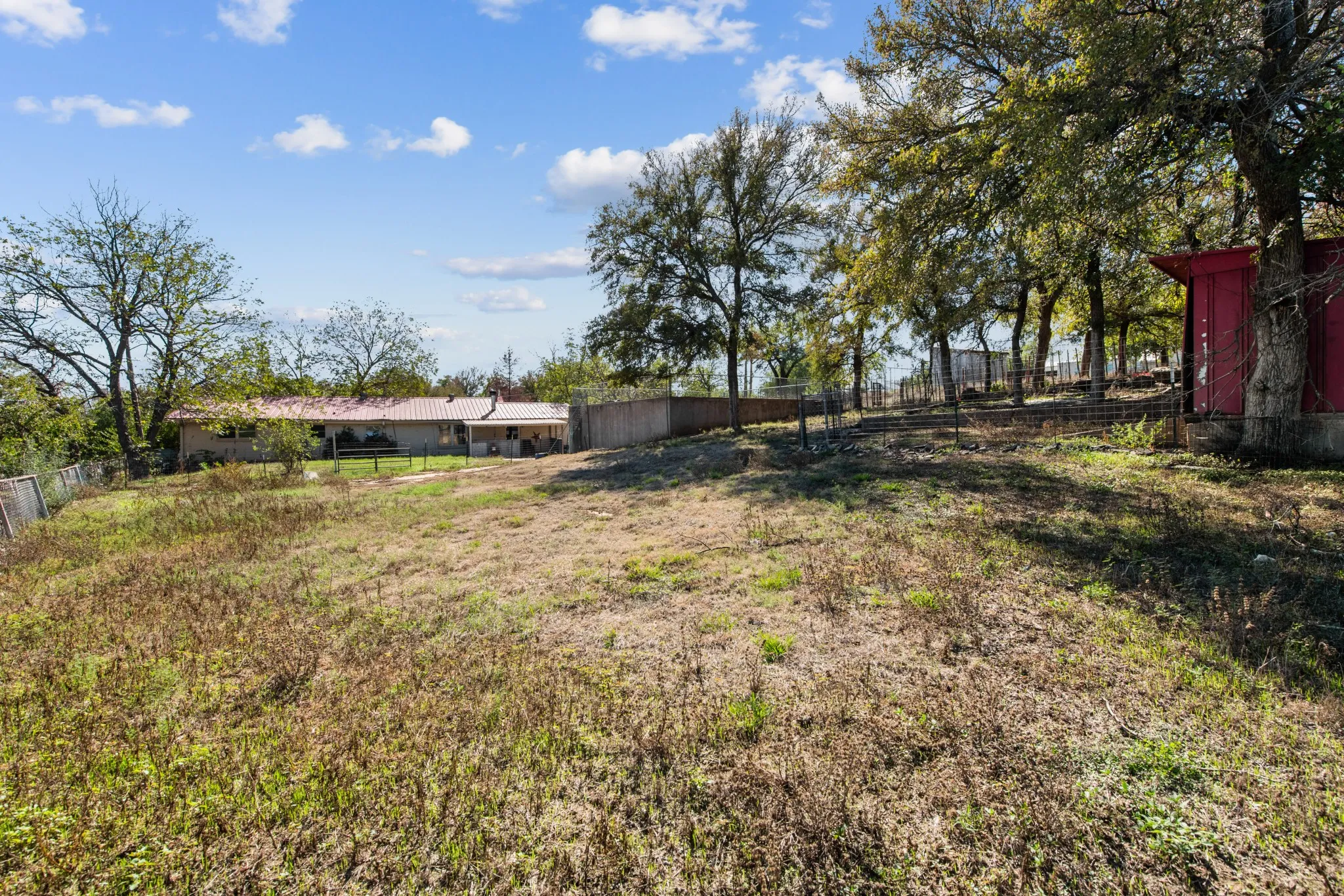 Single Family Residence For Sale in Jack County , 515 E Belknap Street, Jacksboro, Texas 76458, 3 Bedroom, 2 Bathroom, 2 Garage spaces, 1,896 Sqft, built in 1975, mls#21399823, Real Estate Agent in Jacksboro, Homes For Sale in Jack county, Homes For Sale in Jacksboro, Realtor in Jacksboro Texas, Real Estate Brokerage Independent Realty Texas, Luminita Cordes Realtor