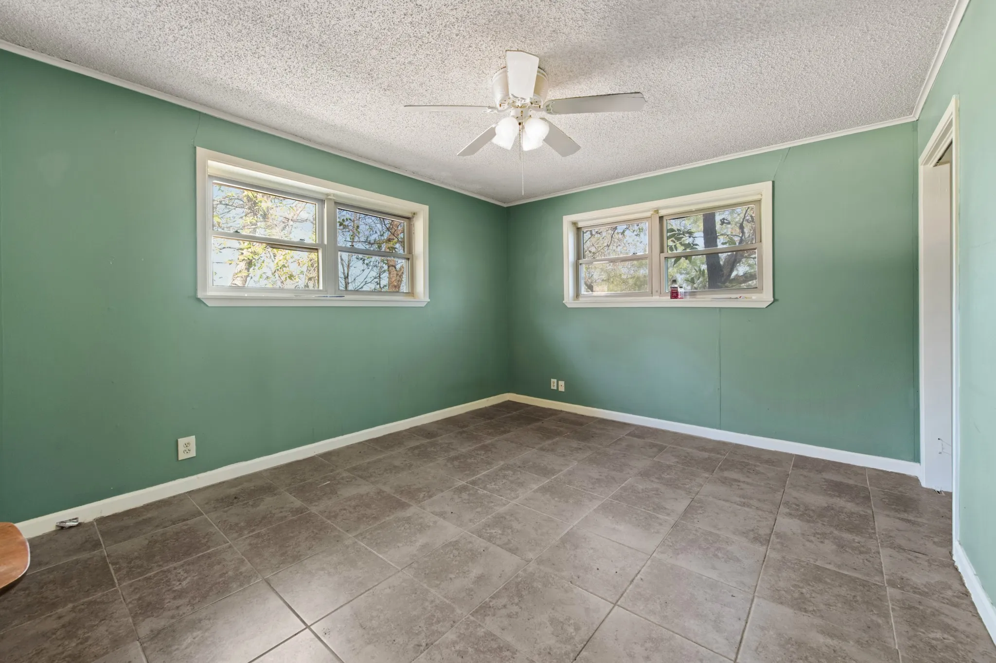 Single Family Residence For Sale in Jack County , 515 E Belknap Street, Jacksboro, Texas 76458, 3 Bedroom, 2 Bathroom, 2 Garage spaces, 1,896 Sqft, built in 1975, mls#21399823, Real Estate Agent in Jacksboro, Homes For Sale in Jack county, Homes For Sale in Jacksboro, Realtor in Jacksboro Texas, Real Estate Brokerage Independent Realty Texas, Luminita Cordes Realtor
