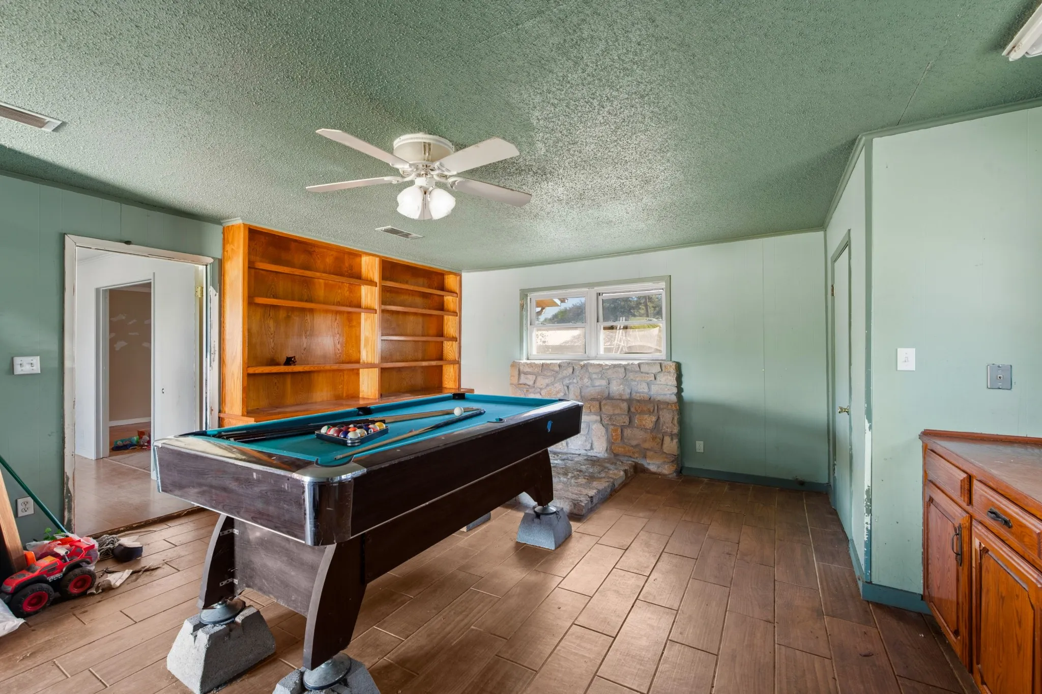 Single Family Residence For Sale in Jack County , 515 E Belknap Street, Jacksboro, Texas 76458, 3 Bedroom, 2 Bathroom, 2 Garage spaces, 1,896 Sqft, built in 1975, mls#21399823, Real Estate Agent in Jacksboro, Homes For Sale in Jack county, Homes For Sale in Jacksboro, Realtor in Jacksboro Texas, Real Estate Brokerage Independent Realty Texas, Luminita Cordes Realtor