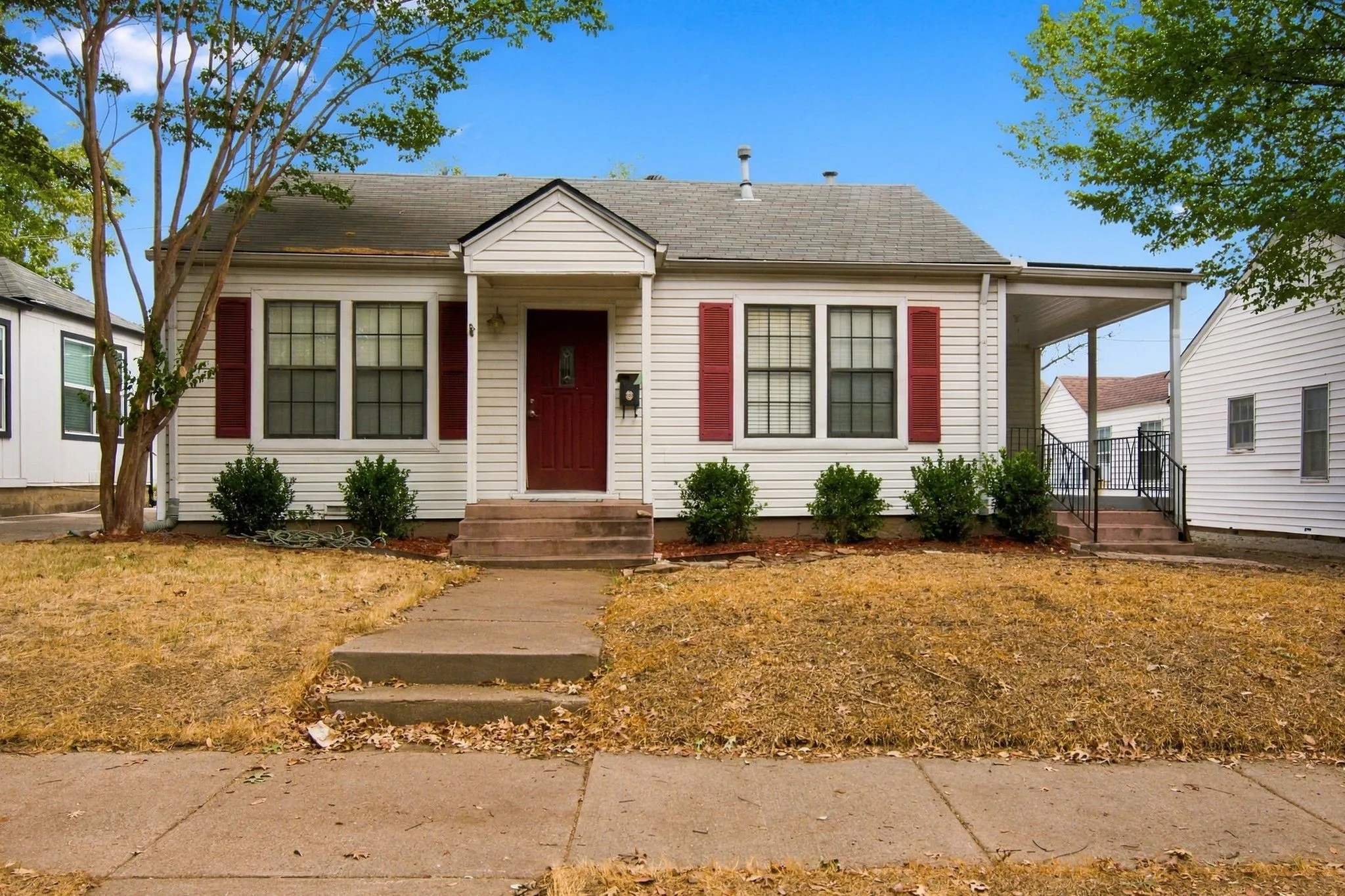 Single Family Residence For Rent in Tarrant County , 3804 Birchman Avenue, Fort Worth, Texas 76107, 2 Bedroom, 1 Bathroom, Garage spaces, 864 Sqft, built in 1939, mls#21399610, Real Estate Agent in Fort Worth, Homes For Rent in Tarrant county, Homes For Rent in Fort Worth, Realtor in Fort Worth Texas, Real Estate Brokerage Independent Realty Texas, Luminita Cordes Realtor