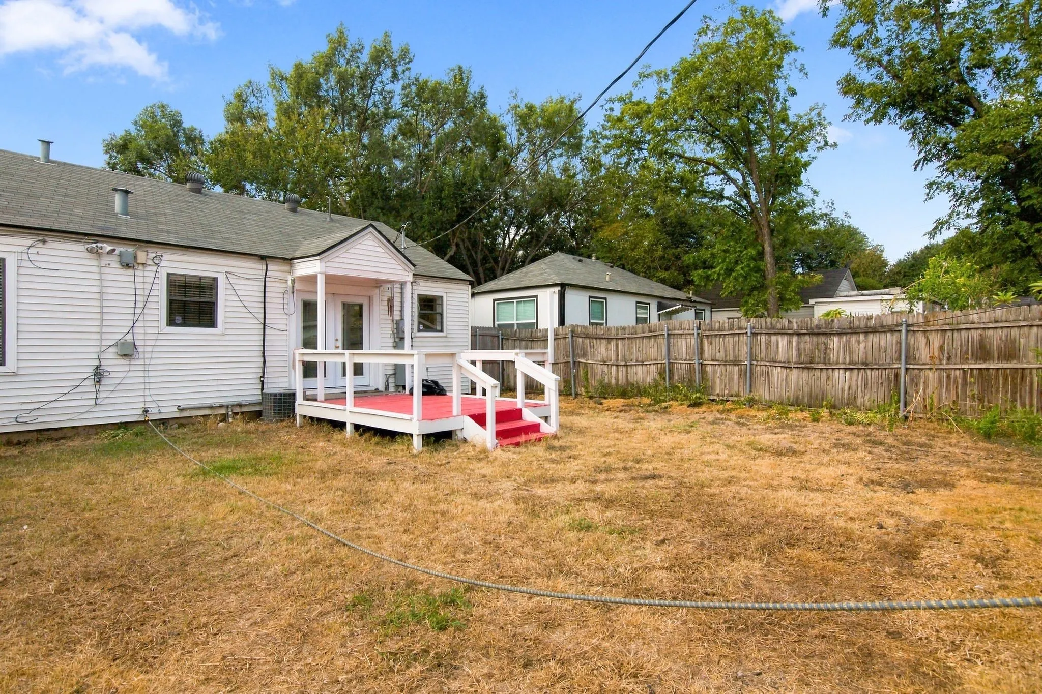 Single Family Residence For Rent in Tarrant County , 3804 Birchman Avenue, Fort Worth, Texas 76107, 2 Bedroom, 1 Bathroom, Garage spaces, 864 Sqft, built in 1939, mls#21399610, Real Estate Agent in Fort Worth, Homes For Rent in Tarrant county, Homes For Rent in Fort Worth, Realtor in Fort Worth Texas, Real Estate Brokerage Independent Realty Texas, Luminita Cordes Realtor
