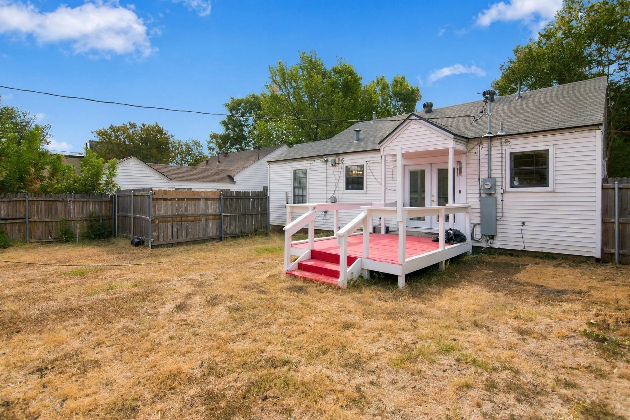 Single Family Residence For Rent in Tarrant County , 3804 Birchman Avenue, Fort Worth, Texas 76107, 2 Bedroom, 1 Bathroom, Garage spaces, 864 Sqft, built in 1939, mls#21399610, Real Estate Agent in Fort Worth, Homes For Rent in Tarrant county, Homes For Rent in Fort Worth, Realtor in Fort Worth Texas, Real Estate Brokerage Independent Realty Texas, Luminita Cordes Realtor