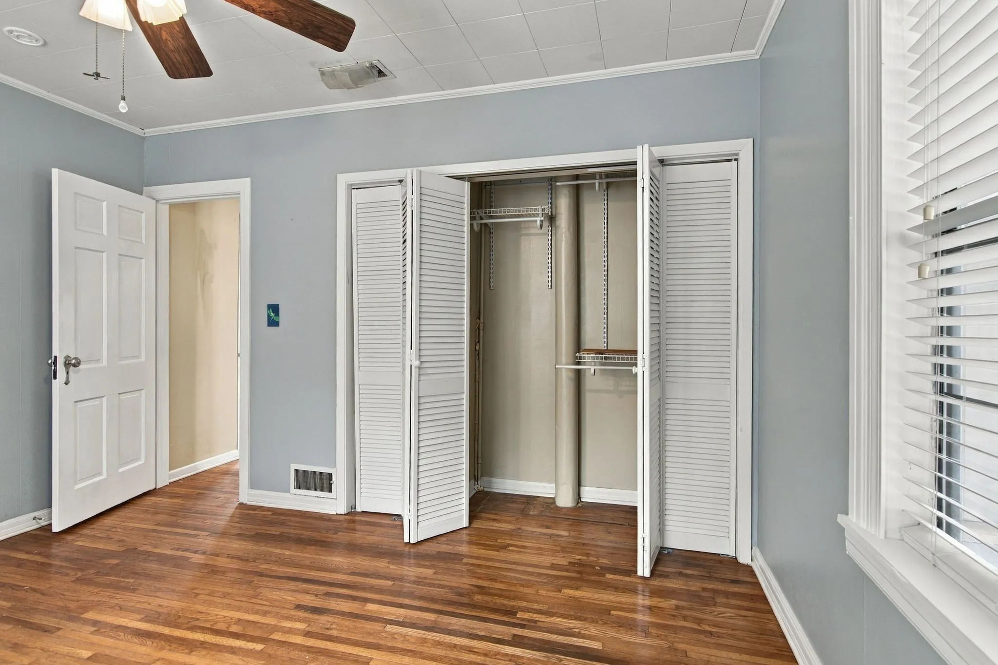 Single Family Residence For Rent in Tarrant County , 3804 Birchman Avenue, Fort Worth, Texas 76107, 2 Bedroom, 1 Bathroom, Garage spaces, 864 Sqft, built in 1939, mls#21399610, Real Estate Agent in Fort Worth, Homes For Rent in Tarrant county, Homes For Rent in Fort Worth, Realtor in Fort Worth Texas, Real Estate Brokerage Independent Realty Texas, Luminita Cordes Realtor