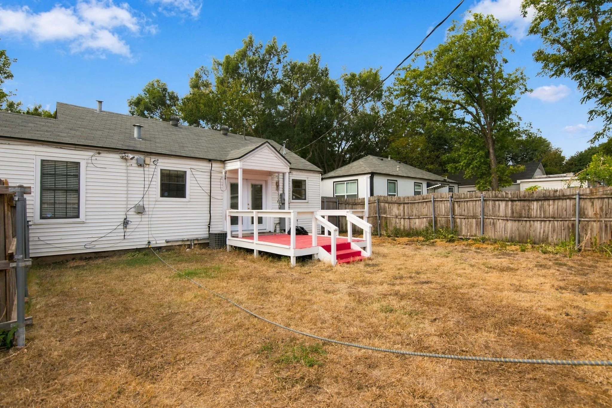 Single Family Residence For Rent in Tarrant County , 3804 Birchman Avenue, Fort Worth, Texas 76107, 2 Bedroom, 1 Bathroom, Garage spaces, 864 Sqft, built in 1939, mls#21399610, Real Estate Agent in Fort Worth, Homes For Rent in Tarrant county, Homes For Rent in Fort Worth, Realtor in Fort Worth Texas, Real Estate Brokerage Independent Realty Texas, Luminita Cordes Realtor