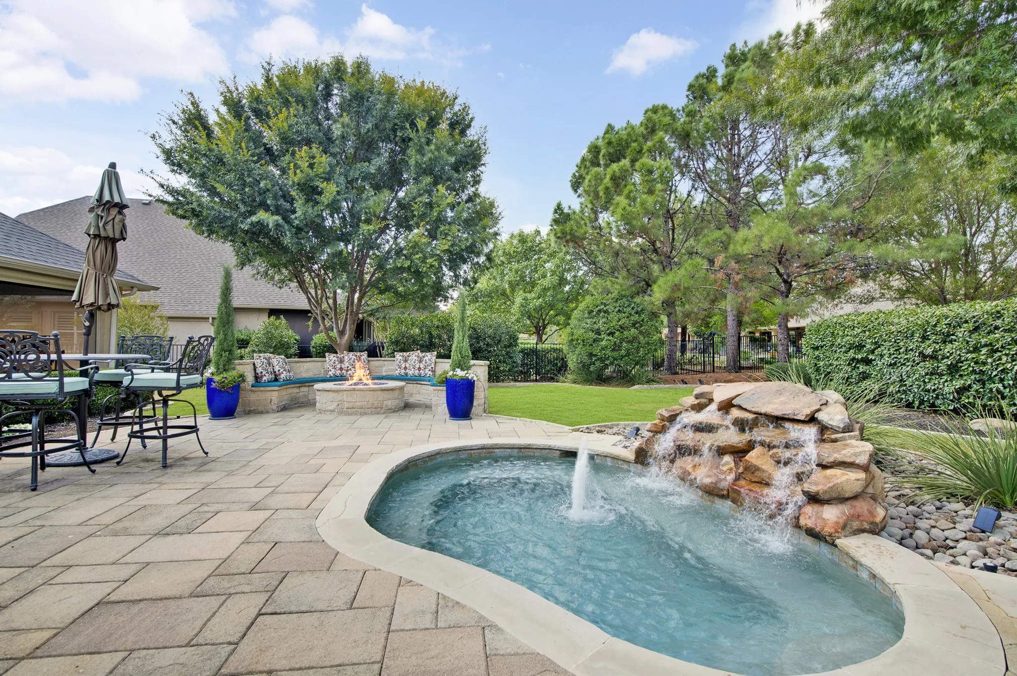 Single Family Residence For Sale in Denton County , 9608 Grandview Drive, Denton, Texas 76207, 2 Bedroom, 2 Bathroom, 2 Garage spaces, 2,131 Sqft, built in 2003, mls#21399509, Real Estate Agent in Denton, Homes For Sale in Denton county, Homes For Sale in Denton, Realtor in Denton Texas, Real Estate Brokerage Independent Realty Texas, Luminita Cordes Realtor