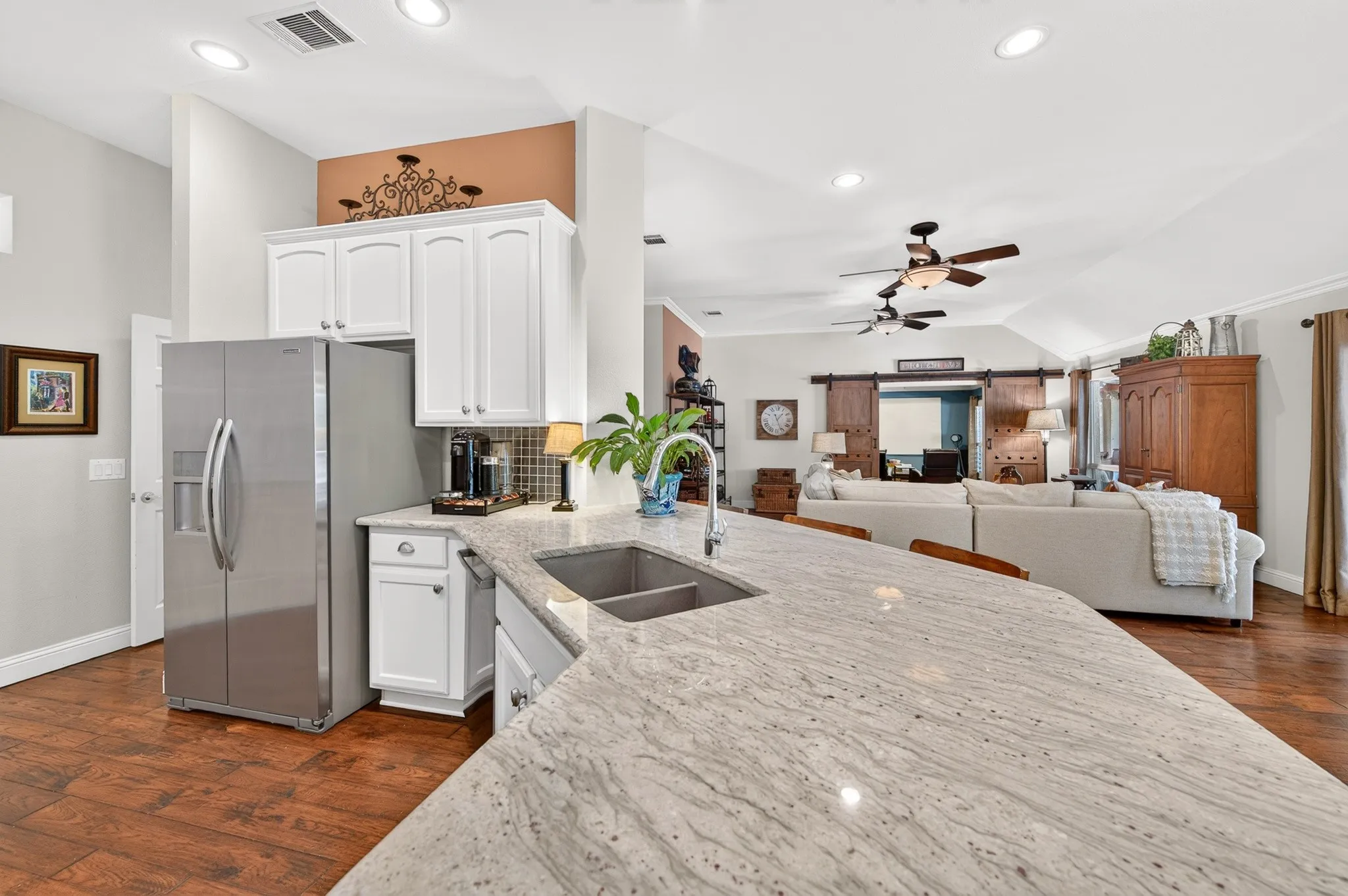Single Family Residence For Sale in Denton County , 9608 Grandview Drive, Denton, Texas 76207, 2 Bedroom, 2 Bathroom, 2 Garage spaces, 2,131 Sqft, built in 2003, mls#21399509, Real Estate Agent in Denton, Homes For Sale in Denton county, Homes For Sale in Denton, Realtor in Denton Texas, Real Estate Brokerage Independent Realty Texas, Luminita Cordes Realtor