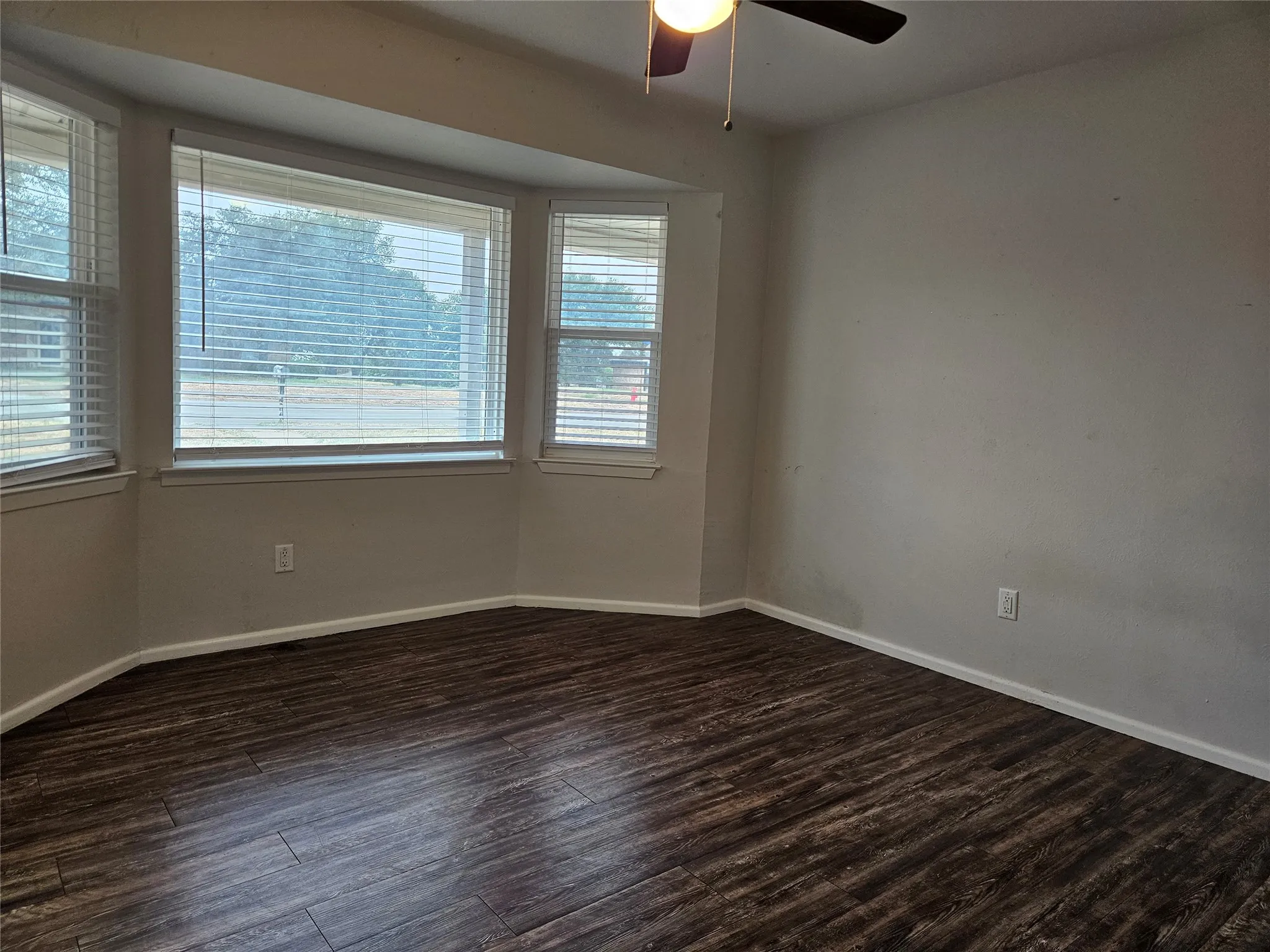 Single Family Residence For Rent in Parker County , 204 Mockingbird Lane, Weatherford, Texas 76086, 3 Bedroom, 2 Bathroom, 2 Garage spaces, 1,503 Sqft, built in 1965, mls#21399839, Real Estate Agent in Weatherford, Homes For Rent in Parker county, Homes For Rent in Weatherford, Realtor in Weatherford Texas, Real Estate Brokerage Independent Realty Texas, Luminita Cordes Realtor
