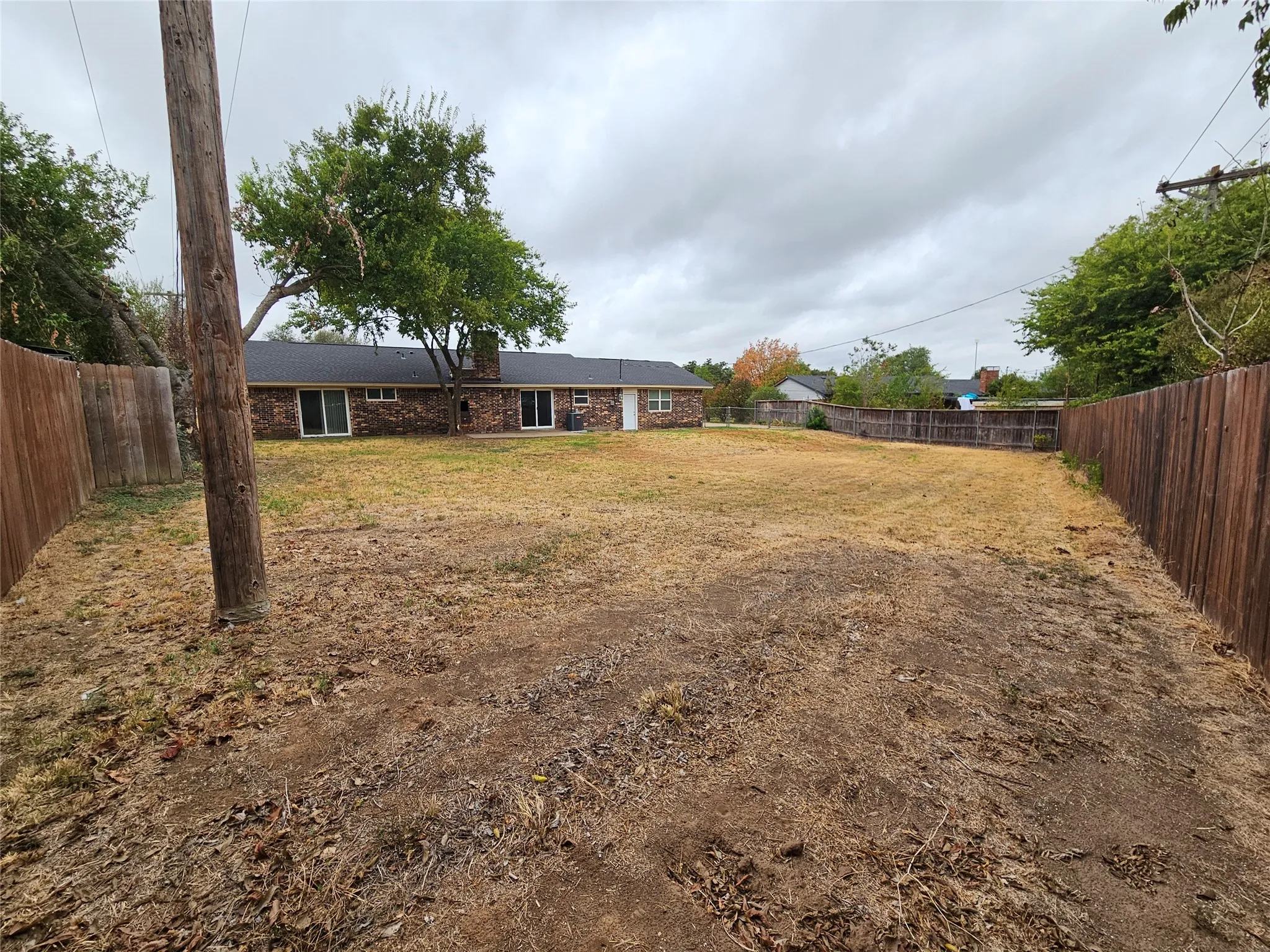 Single Family Residence For Rent in Parker County , 204 Mockingbird Lane, Weatherford, Texas 76086, 3 Bedroom, 2 Bathroom, 2 Garage spaces, 1,503 Sqft, built in 1965, mls#21399839, Real Estate Agent in Weatherford, Homes For Rent in Parker county, Homes For Rent in Weatherford, Realtor in Weatherford Texas, Real Estate Brokerage Independent Realty Texas, Luminita Cordes Realtor