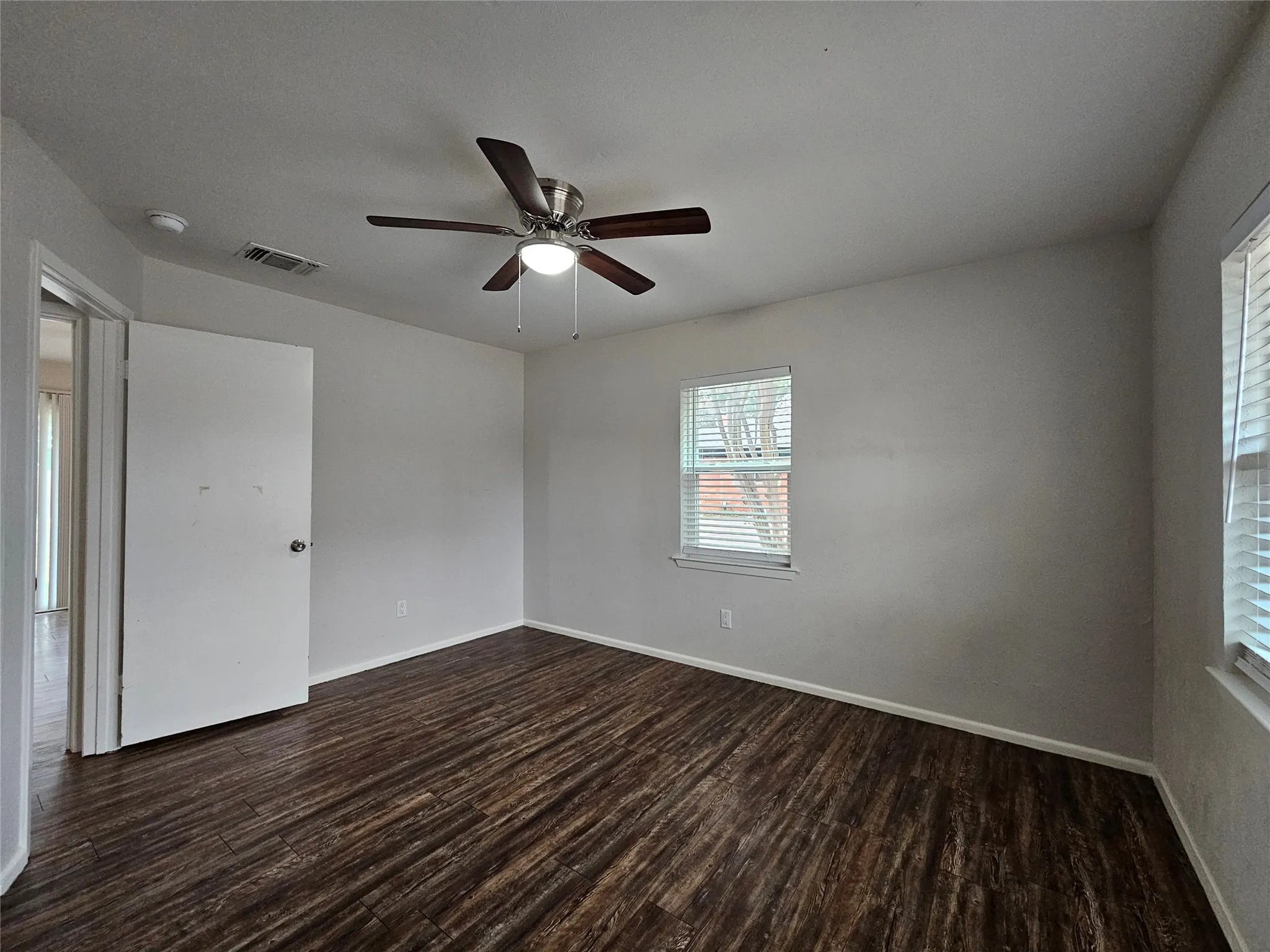 Single Family Residence For Rent in Parker County , 204 Mockingbird Lane, Weatherford, Texas 76086, 3 Bedroom, 2 Bathroom, 2 Garage spaces, 1,503 Sqft, built in 1965, mls#21399839, Real Estate Agent in Weatherford, Homes For Rent in Parker county, Homes For Rent in Weatherford, Realtor in Weatherford Texas, Real Estate Brokerage Independent Realty Texas, Luminita Cordes Realtor