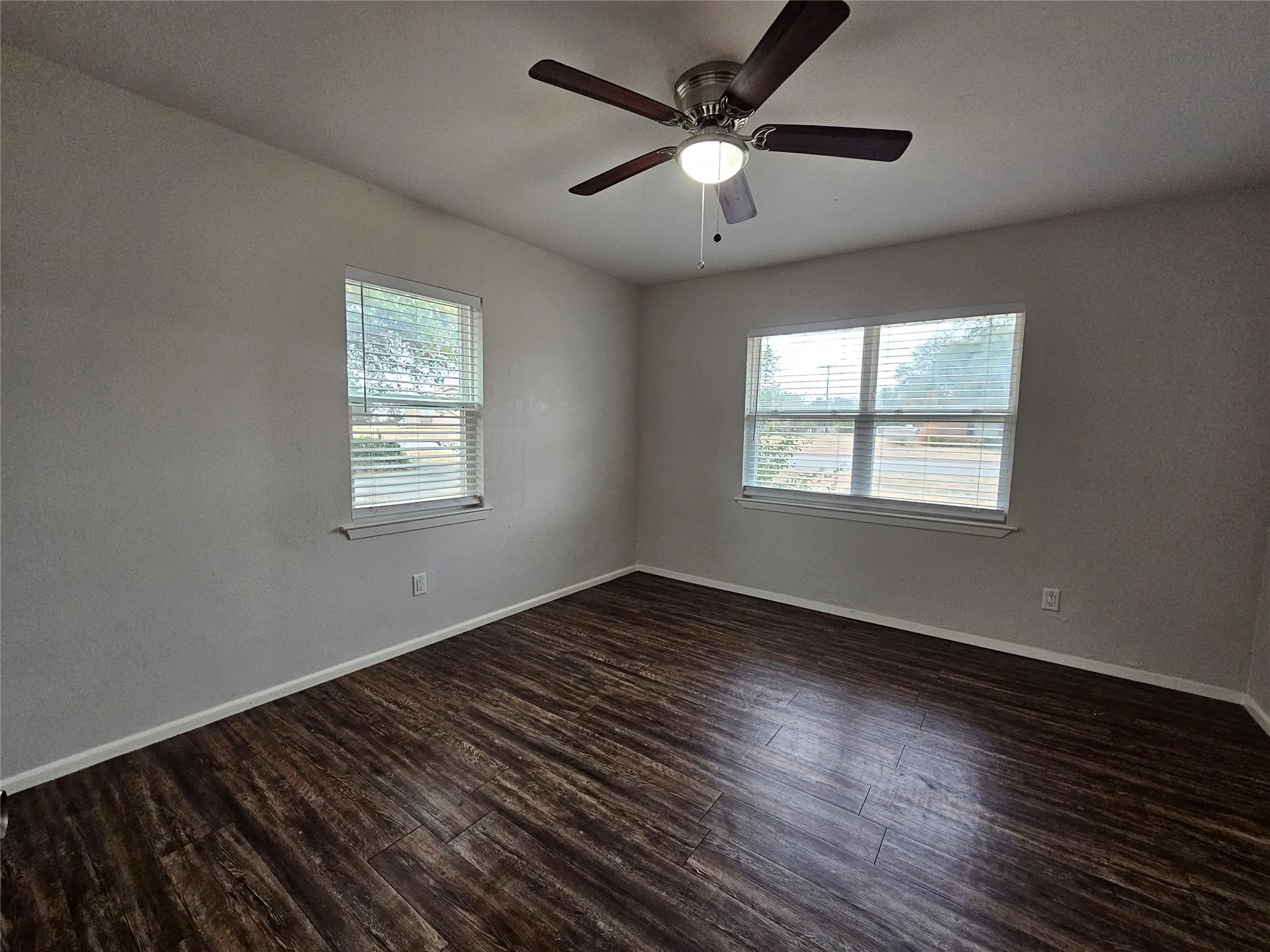 Single Family Residence For Rent in Parker County , 204 Mockingbird Lane, Weatherford, Texas 76086, 3 Bedroom, 2 Bathroom, 2 Garage spaces, 1,503 Sqft, built in 1965, mls#21399839, Real Estate Agent in Weatherford, Homes For Rent in Parker county, Homes For Rent in Weatherford, Realtor in Weatherford Texas, Real Estate Brokerage Independent Realty Texas, Luminita Cordes Realtor