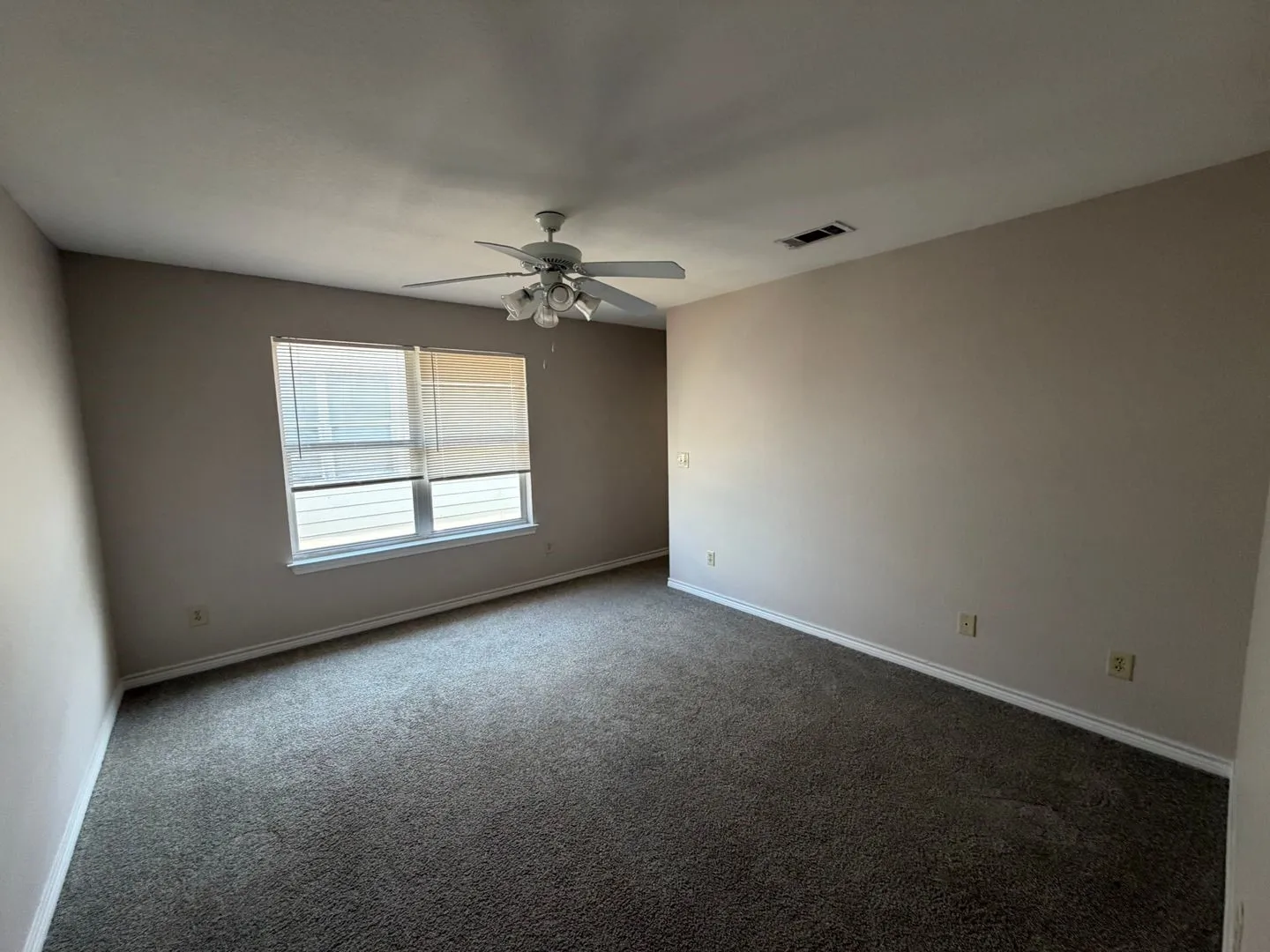 Duplex For Rent in Mc Lennan County , 2531 Pascal Court A, Waco, Texas 76706, 3 Bedroom, 4 Bathroom, 2 Garage spaces, 2,700 Sqft, built in 2005, mls#21399848, Real Estate Agent in Waco, Homes For Rent in Mc Lennan county, Homes For Rent in Waco, Realtor in Waco Texas, Real Estate Brokerage Independent Realty Texas, Luminita Cordes Realtor