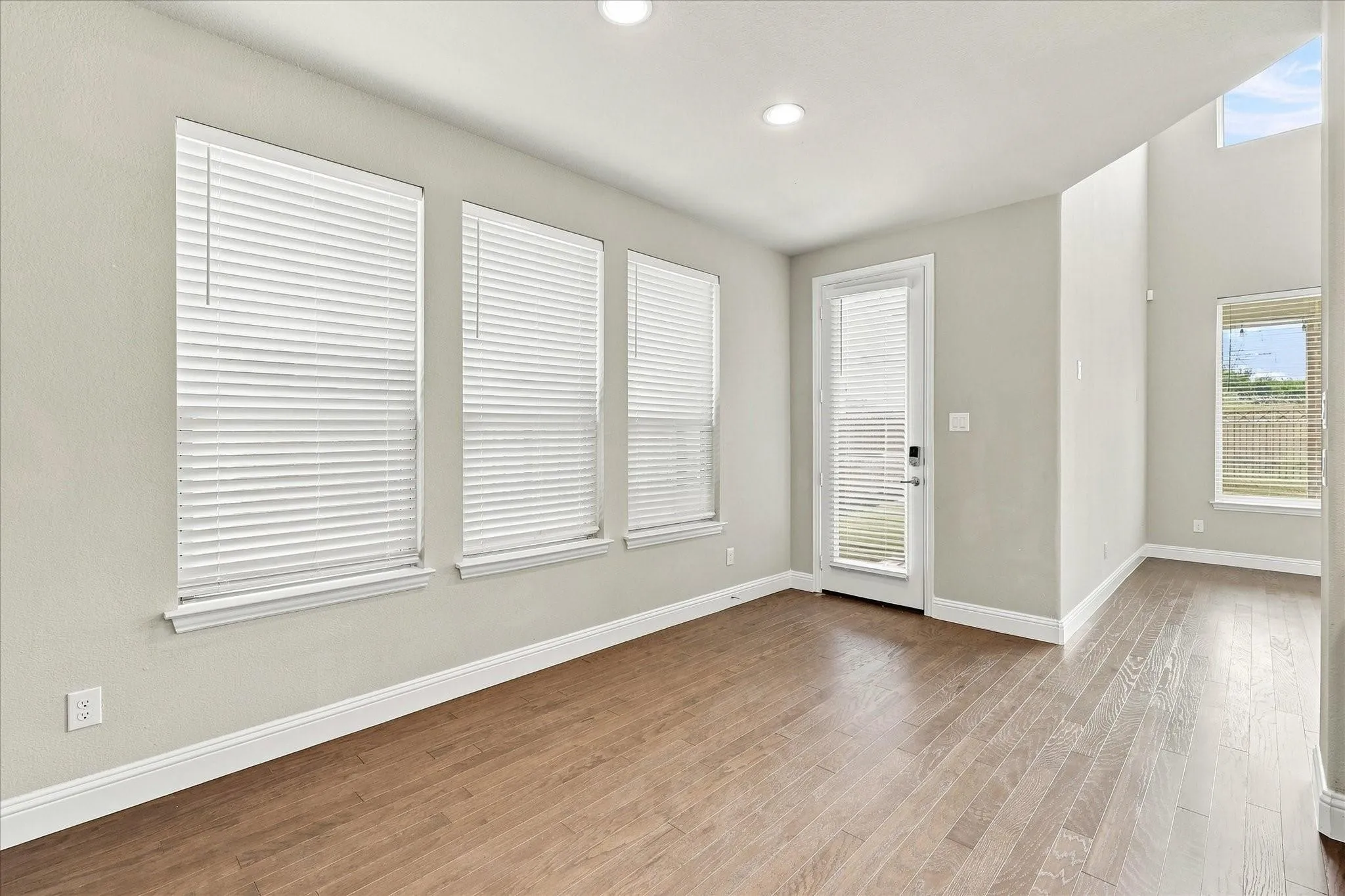 Dining area adjacent to kitchen