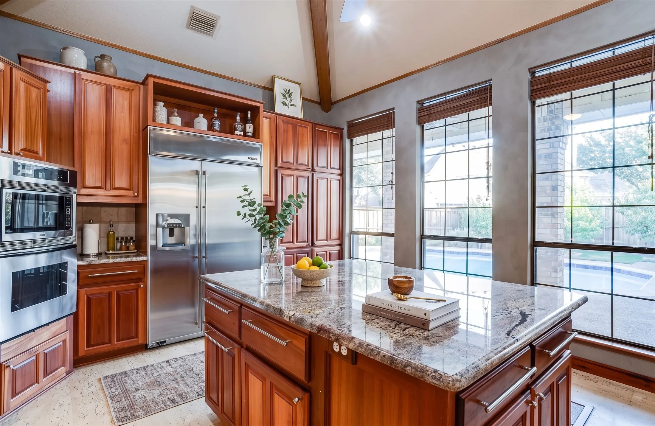 Single Family Residence For Sale in Dallas County , 9812 Canyon Crest Circle, Irving, Texas 75063, 4 Bedroom, 4 Bathroom, 3 Garage spaces, 3,228 Sqft, built in 1986, mls#21399776, Real Estate Agent in Irving, Homes For Sale in Dallas county, Homes For Sale in Irving, Realtor in Irving Texas, Real Estate Brokerage Independent Realty Texas, Luminita Cordes Realtor