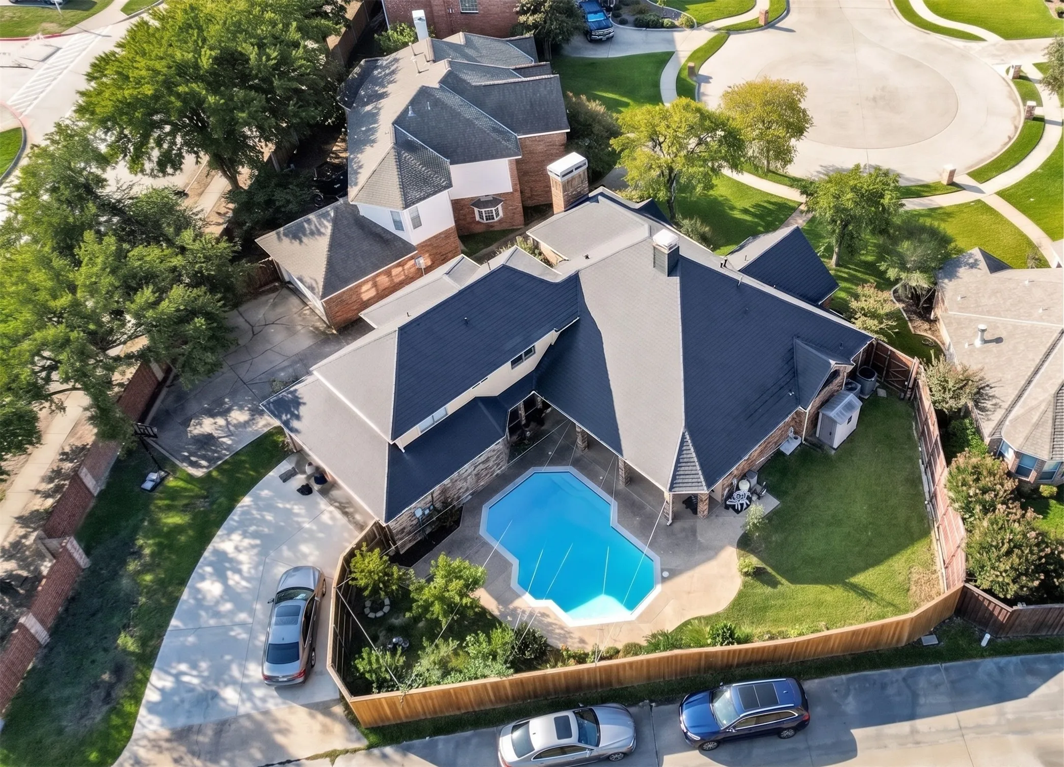 Single Family Residence For Sale in Dallas County , 9812 Canyon Crest Circle, Irving, Texas 75063, 4 Bedroom, 4 Bathroom, 3 Garage spaces, 3,228 Sqft, built in 1986, mls#21399776, Real Estate Agent in Irving, Homes For Sale in Dallas county, Homes For Sale in Irving, Realtor in Irving Texas, Real Estate Brokerage Independent Realty Texas, Luminita Cordes Realtor