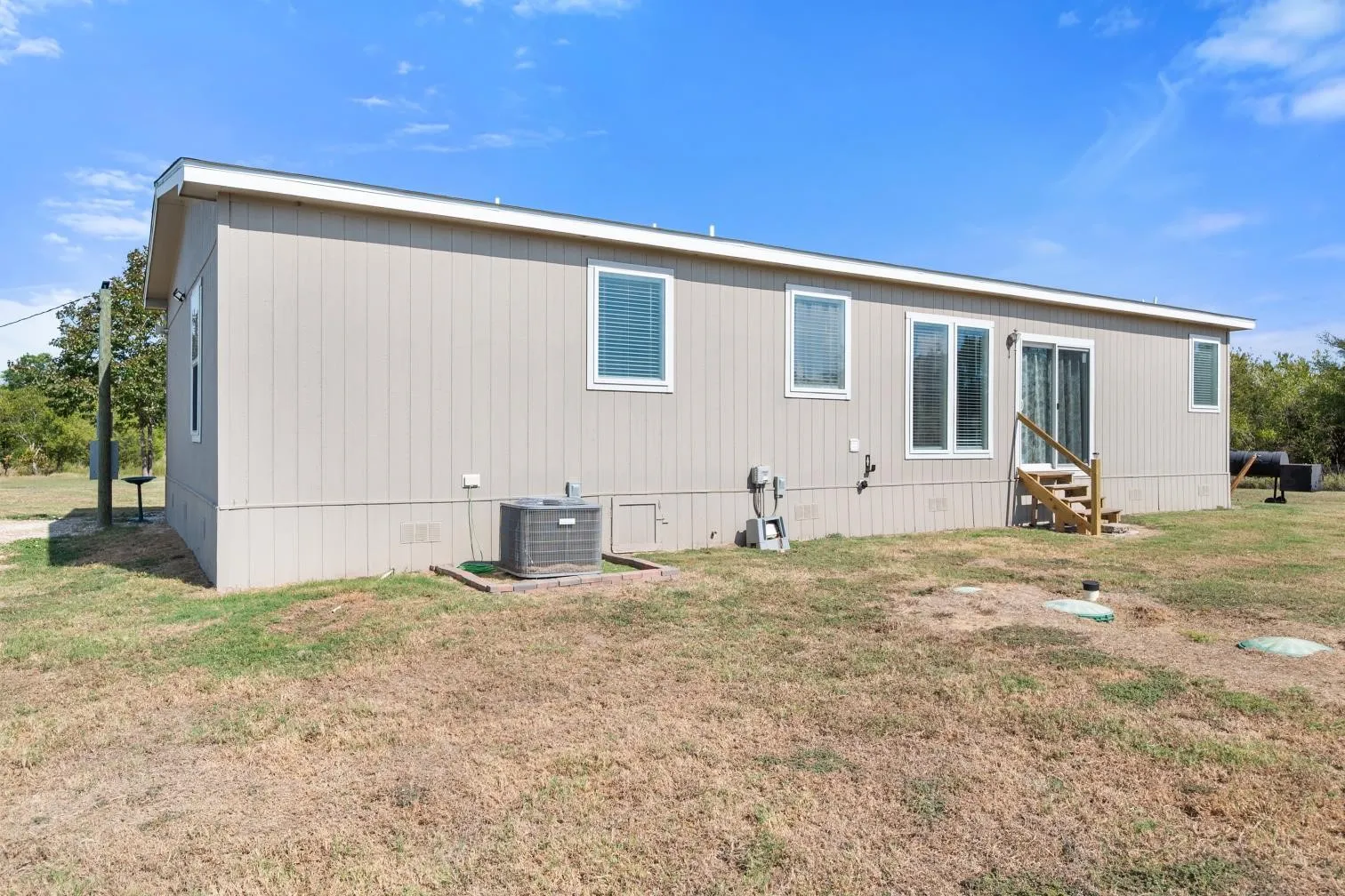 Mobile Home For Sale in Navarro County , 822 SE County Road 3100, Corsicana, Texas 75109, 3 Bedroom, 2 Bathroom, Garage spaces, 1,456 Sqft, built in 2021, mls#21397560, Real Estate Agent in Corsicana, Homes For Sale in Navarro county, Homes For Sale in Corsicana, Realtor in Corsicana Texas, Real Estate Brokerage Independent Realty Texas, Luminita Cordes Realtor