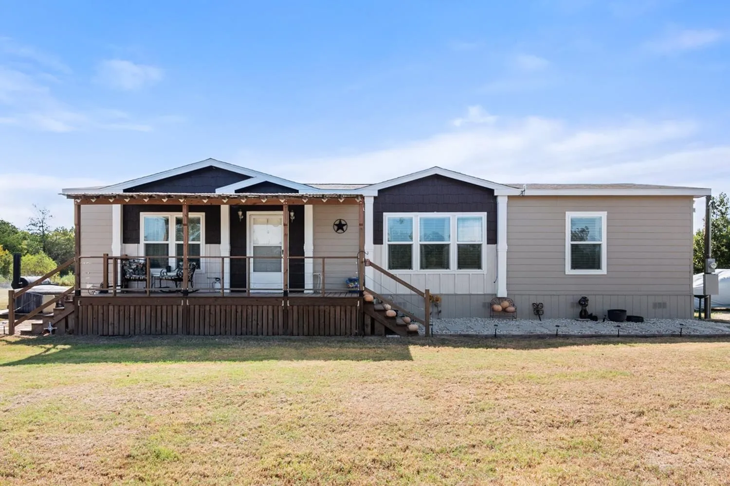 Mobile Home For Sale in Navarro County , 822 SE County Road 3100, Corsicana, Texas 75109, 3 Bedroom, 2 Bathroom, Garage spaces, 1,456 Sqft, built in 2021, mls#21397560, Real Estate Agent in Corsicana, Homes For Sale in Navarro county, Homes For Sale in Corsicana, Realtor in Corsicana Texas, Real Estate Brokerage Independent Realty Texas, Luminita Cordes Realtor