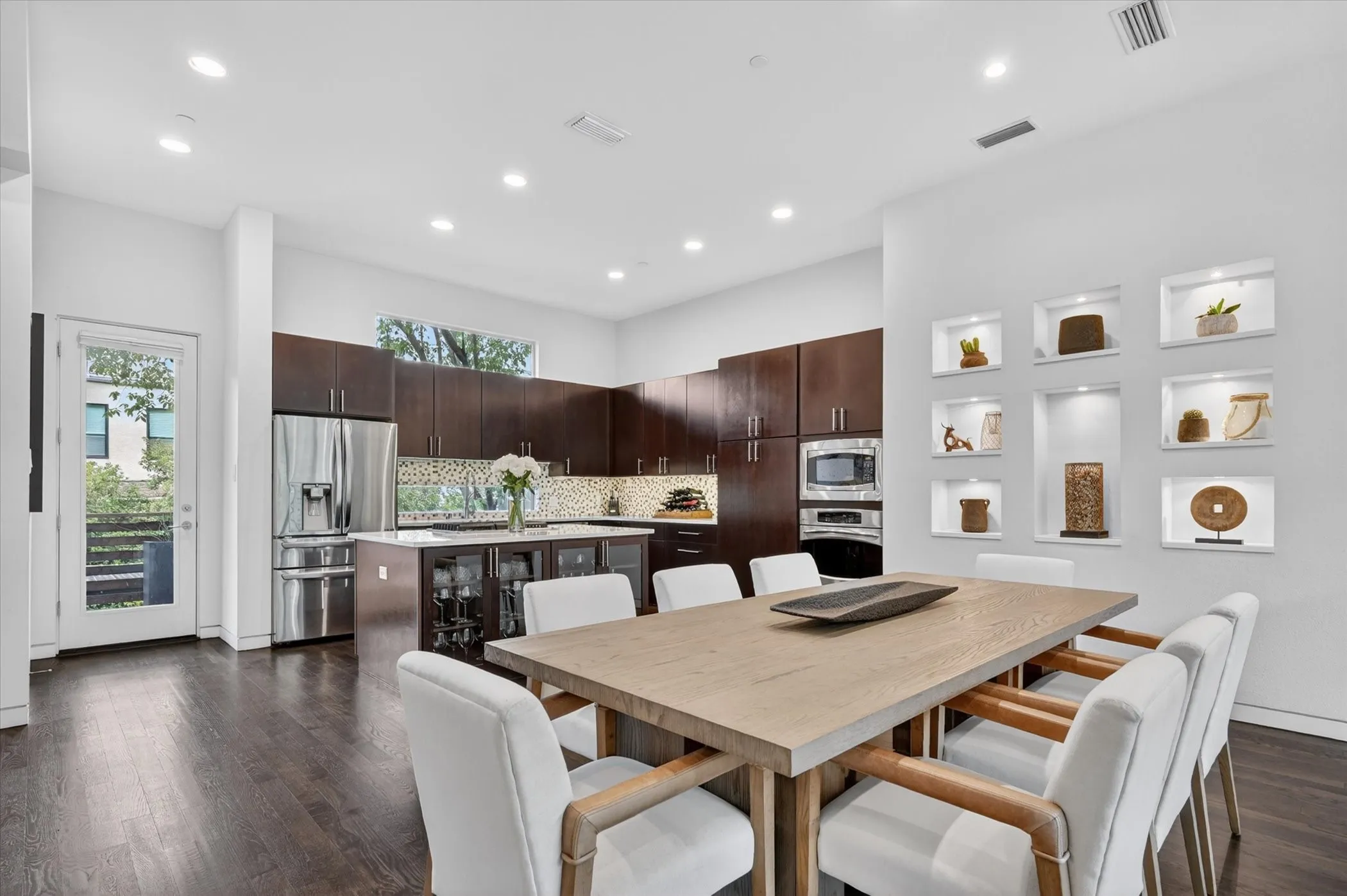Condominium For Rent in Dallas County , 4230 Travis Street 4, Dallas, Texas 75205, 2 Bedroom, 3 Bathroom, 2 Garage spaces, 2,355 Sqft, built in 2012, mls#21399859, Real Estate Agent in Dallas, Homes For Rent in Dallas county, Homes For Rent in Dallas, Realtor in Dallas Texas, Real Estate Brokerage Independent Realty Texas, Luminita Cordes Realtor