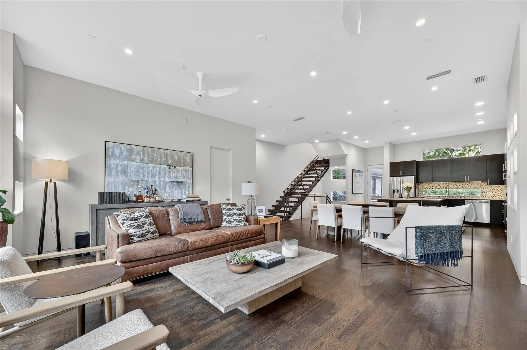 Condominium For Rent in Dallas County , 4230 Travis Street 4, Dallas, Texas 75205, 2 Bedroom, 3 Bathroom, 2 Garage spaces, 2,355 Sqft, built in 2012, mls#21399859, Real Estate Agent in Dallas, Homes For Rent in Dallas county, Homes For Rent in Dallas, Realtor in Dallas Texas, Real Estate Brokerage Independent Realty Texas, Luminita Cordes Realtor
