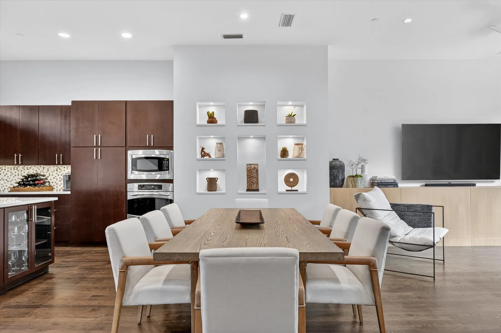 Condominium For Rent in Dallas County , 4230 Travis Street 4, Dallas, Texas 75205, 2 Bedroom, 3 Bathroom, 2 Garage spaces, 2,355 Sqft, built in 2012, mls#21399859, Real Estate Agent in Dallas, Homes For Rent in Dallas county, Homes For Rent in Dallas, Realtor in Dallas Texas, Real Estate Brokerage Independent Realty Texas, Luminita Cordes Realtor