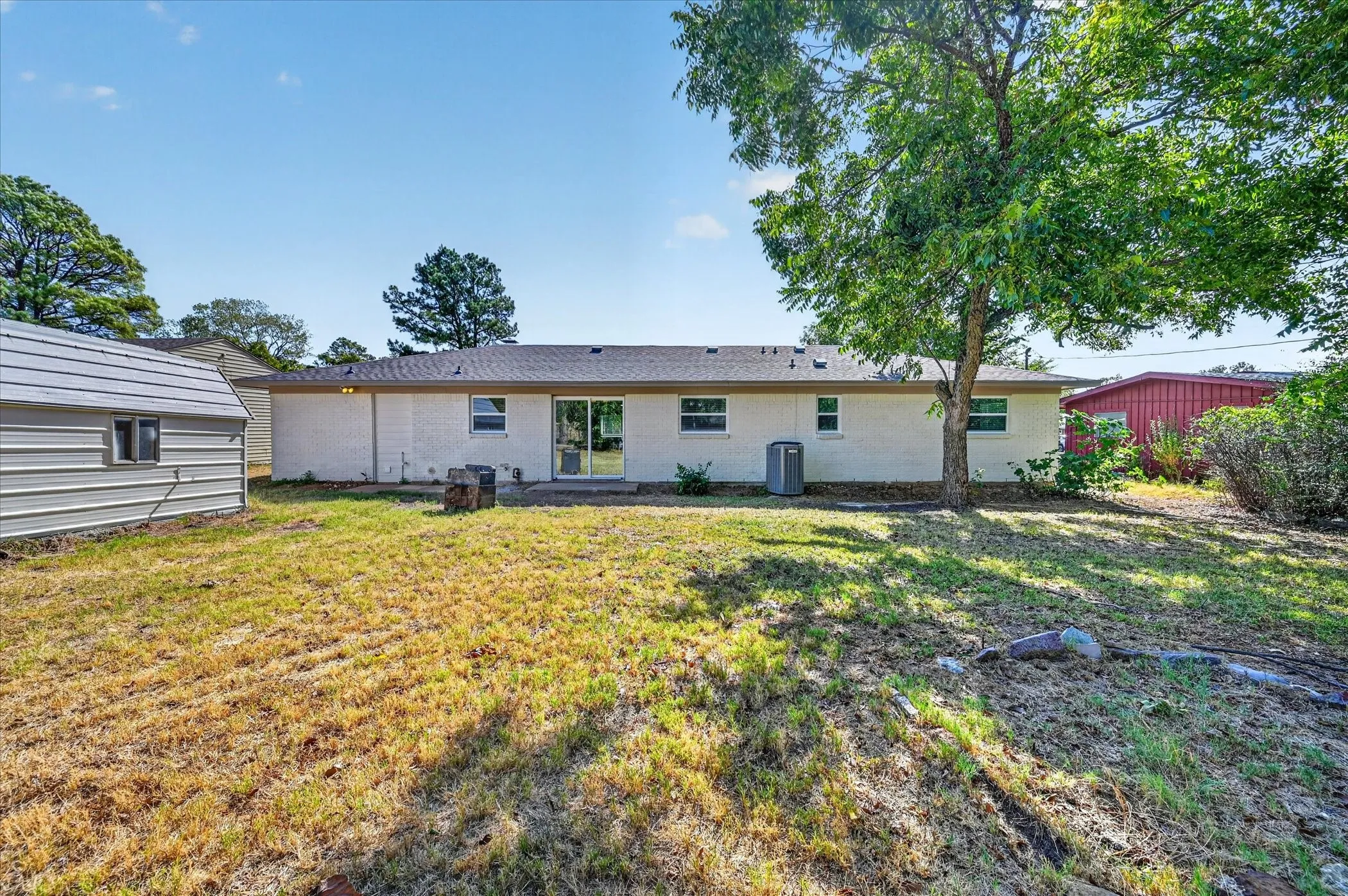Single Family Residence For Sale in Johnson County , 108 Rosedale Avenue, Keene, Texas 76059, 4 Bedroom, 2 Bathroom, Garage spaces, 1,322 Sqft, built in 1963, mls#21389395, Real Estate Agent in Keene, Homes For Sale in Johnson county, Homes For Sale in Keene, Realtor in Keene Texas, Real Estate Brokerage Independent Realty Texas, Luminita Cordes Realtor