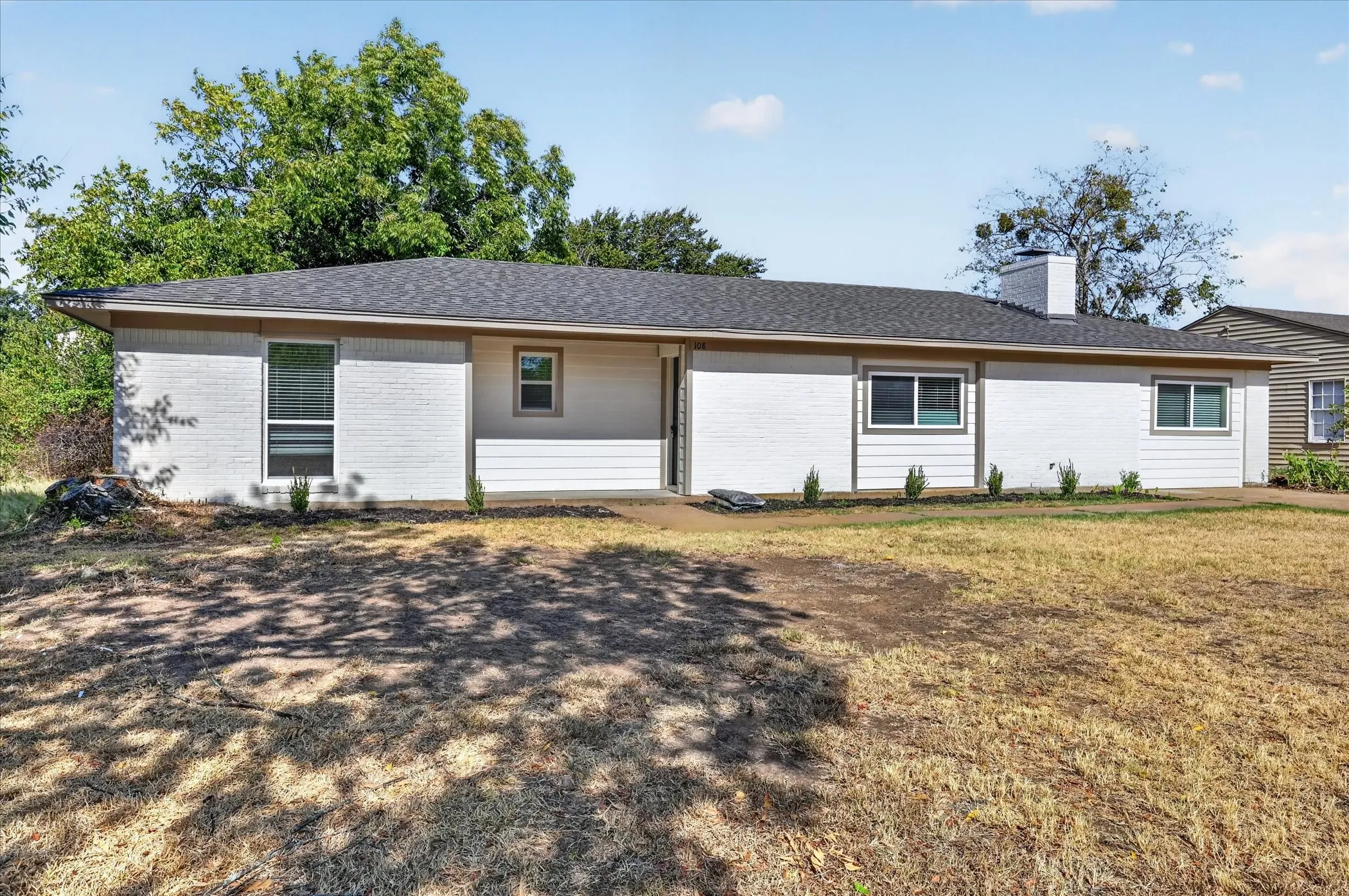 Single Family Residence For Sale in Johnson County , 108 Rosedale Avenue, Keene, Texas 76059, 4 Bedroom, 2 Bathroom, Garage spaces, 1,322 Sqft, built in 1963, mls#21389395, Real Estate Agent in Keene, Homes For Sale in Johnson county, Homes For Sale in Keene, Realtor in Keene Texas, Real Estate Brokerage Independent Realty Texas, Luminita Cordes Realtor