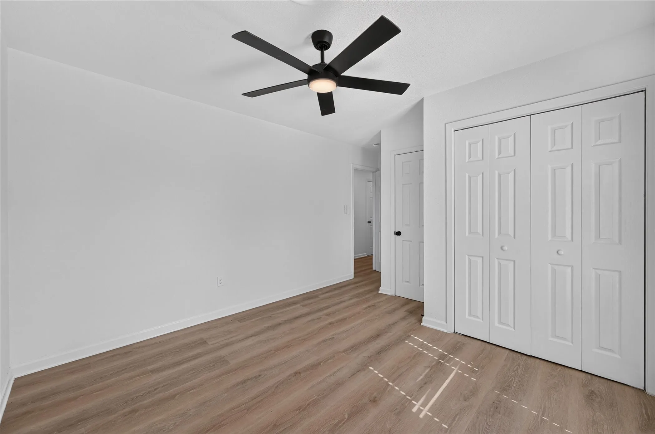 Single Family Residence For Sale in Johnson County , 108 Rosedale Avenue, Keene, Texas 76059, 4 Bedroom, 2 Bathroom, Garage spaces, 1,322 Sqft, built in 1963, mls#21389395, Real Estate Agent in Keene, Homes For Sale in Johnson county, Homes For Sale in Keene, Realtor in Keene Texas, Real Estate Brokerage Independent Realty Texas, Luminita Cordes Realtor
