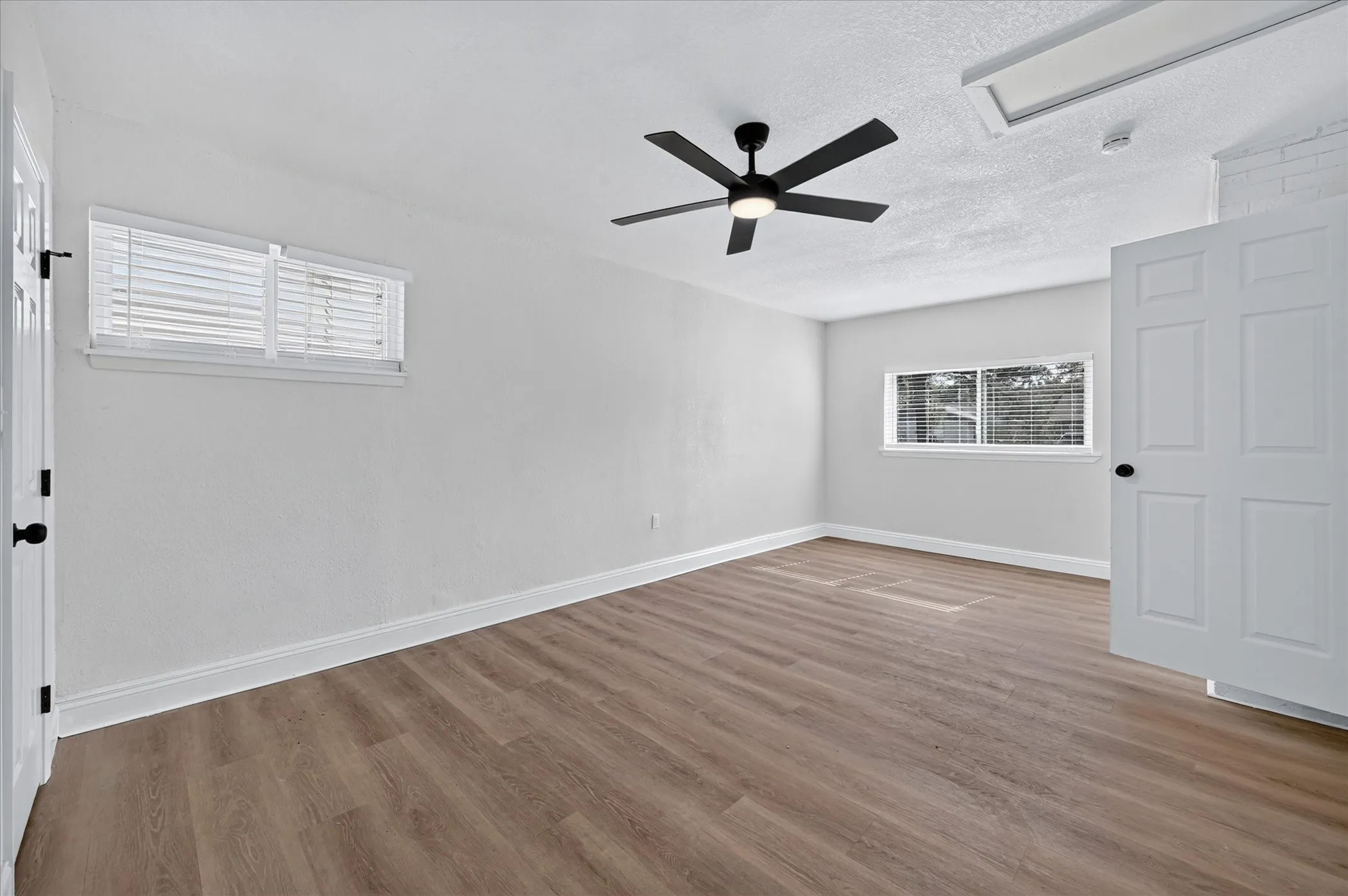 Single Family Residence For Sale in Johnson County , 108 Rosedale Avenue, Keene, Texas 76059, 4 Bedroom, 2 Bathroom, Garage spaces, 1,322 Sqft, built in 1963, mls#21389395, Real Estate Agent in Keene, Homes For Sale in Johnson county, Homes For Sale in Keene, Realtor in Keene Texas, Real Estate Brokerage Independent Realty Texas, Luminita Cordes Realtor