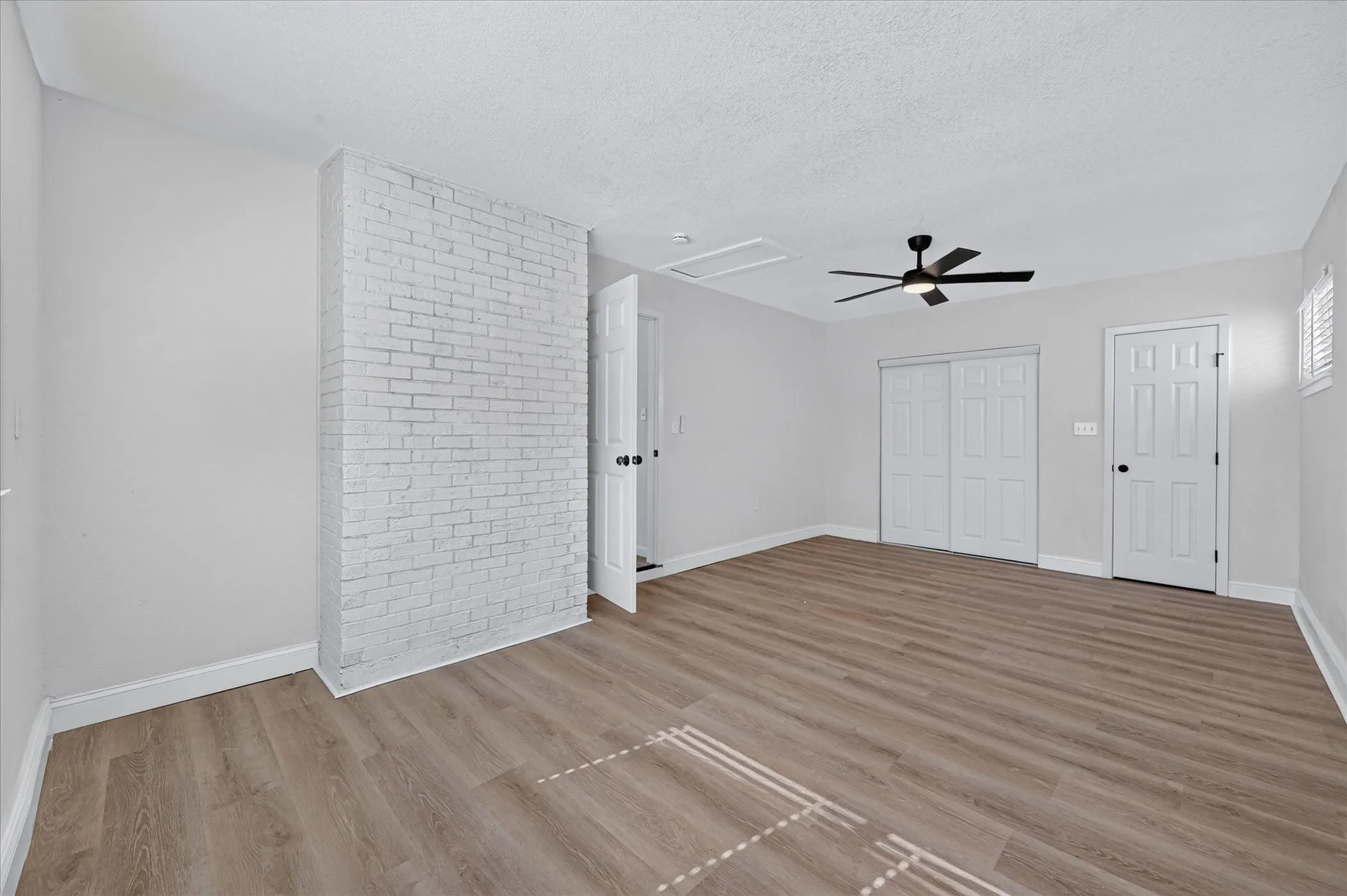 Single Family Residence For Sale in Johnson County , 108 Rosedale Avenue, Keene, Texas 76059, 4 Bedroom, 2 Bathroom, Garage spaces, 1,322 Sqft, built in 1963, mls#21389395, Real Estate Agent in Keene, Homes For Sale in Johnson county, Homes For Sale in Keene, Realtor in Keene Texas, Real Estate Brokerage Independent Realty Texas, Luminita Cordes Realtor