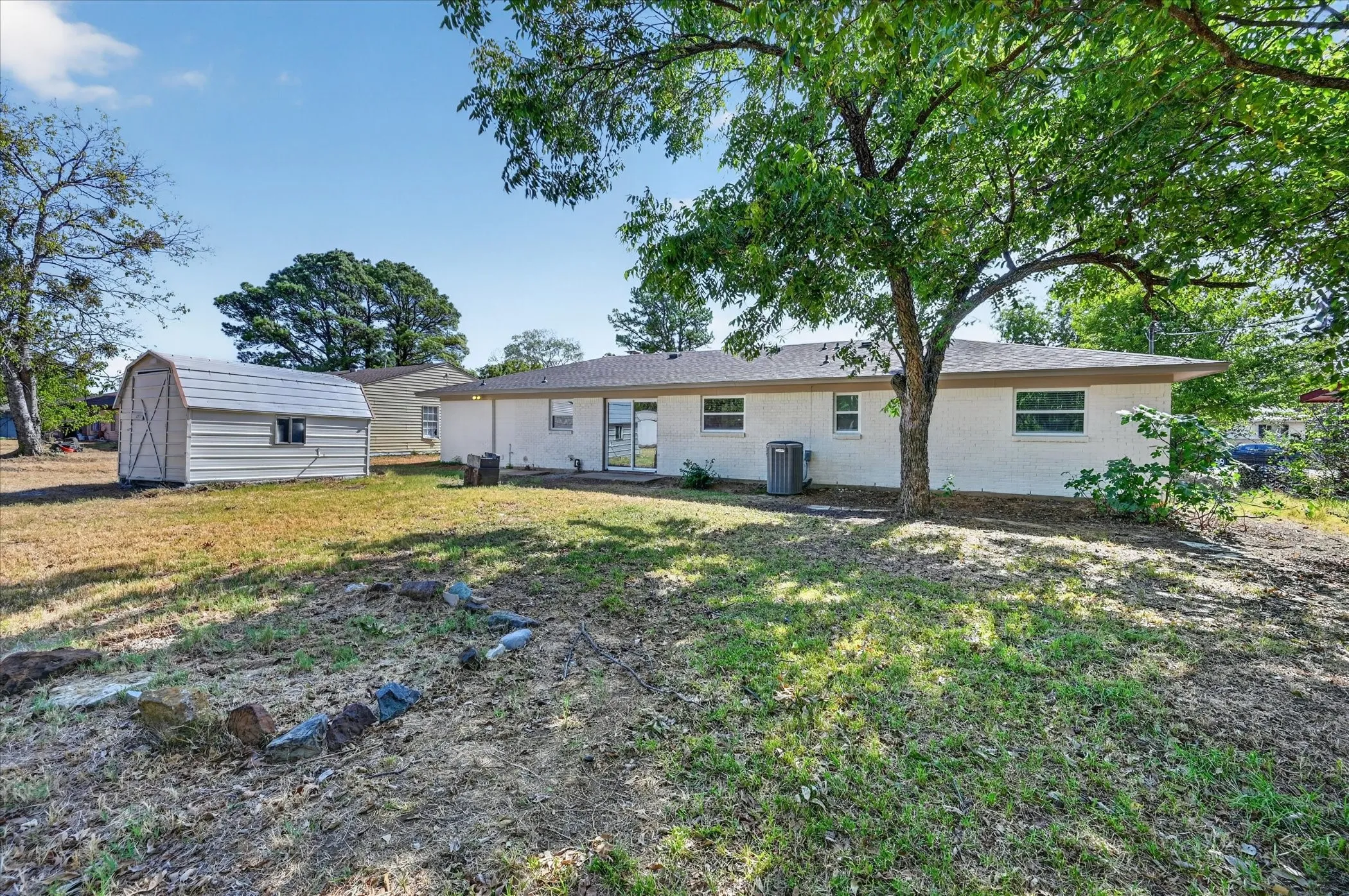 Single Family Residence For Sale in Johnson County , 108 Rosedale Avenue, Keene, Texas 76059, 4 Bedroom, 2 Bathroom, Garage spaces, 1,322 Sqft, built in 1963, mls#21389395, Real Estate Agent in Keene, Homes For Sale in Johnson county, Homes For Sale in Keene, Realtor in Keene Texas, Real Estate Brokerage Independent Realty Texas, Luminita Cordes Realtor