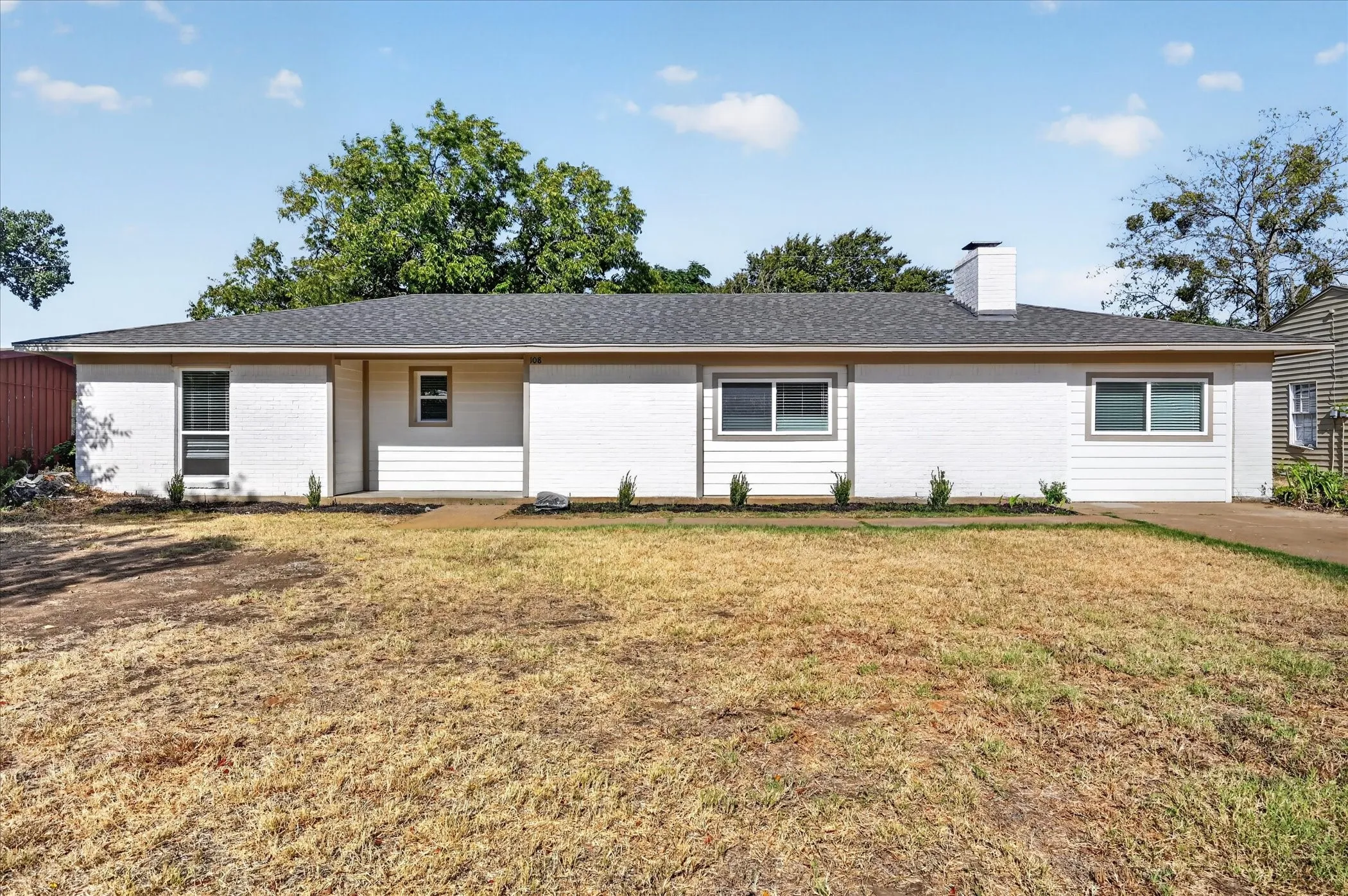 Single Family Residence For Sale in Johnson County , 108 Rosedale Avenue, Keene, Texas 76059, 4 Bedroom, 2 Bathroom, Garage spaces, 1,322 Sqft, built in 1963, mls#21389395, Real Estate Agent in Keene, Homes For Sale in Johnson county, Homes For Sale in Keene, Realtor in Keene Texas, Real Estate Brokerage Independent Realty Texas, Luminita Cordes Realtor