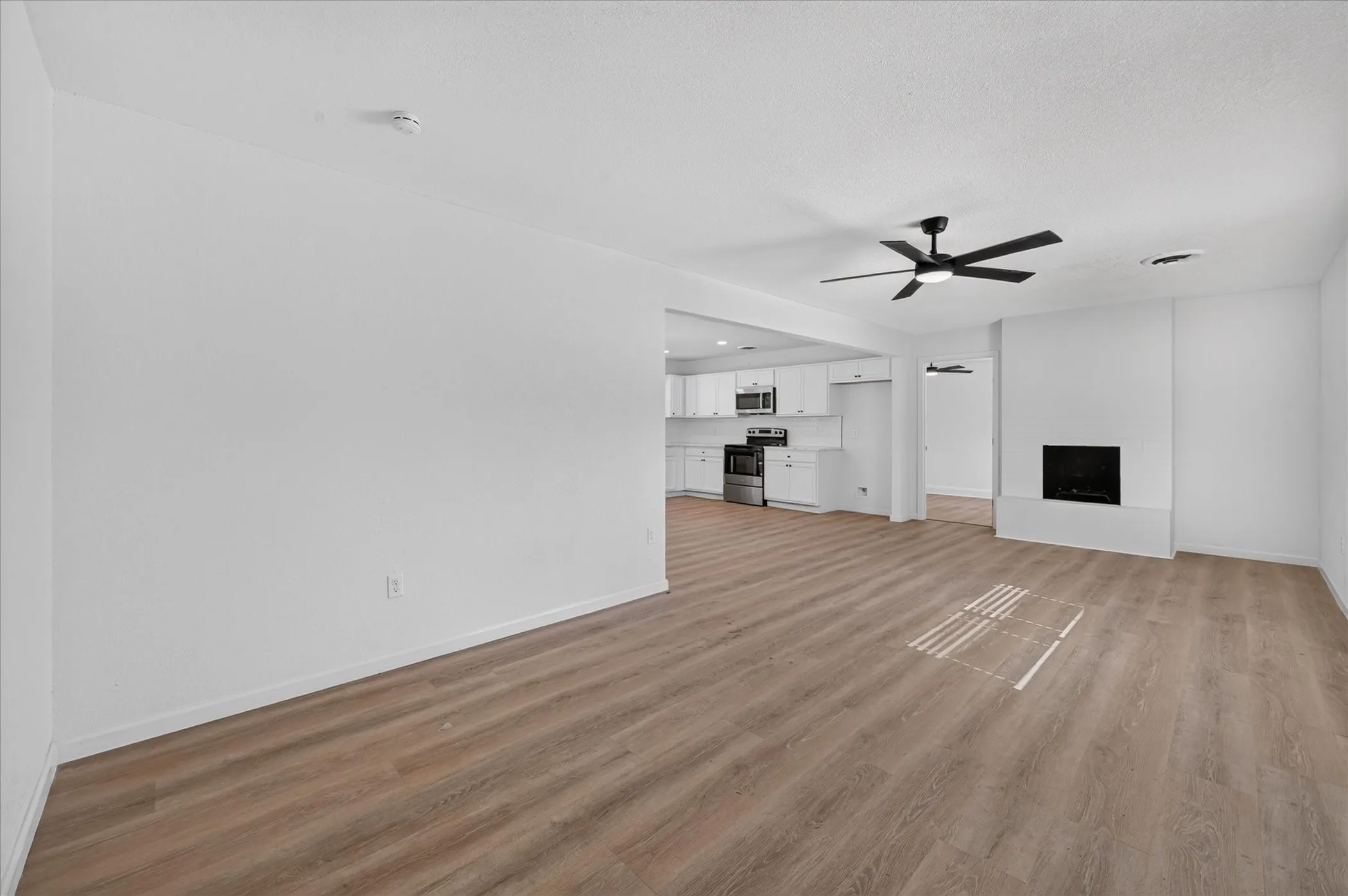 Single Family Residence For Sale in Johnson County , 108 Rosedale Avenue, Keene, Texas 76059, 4 Bedroom, 2 Bathroom, Garage spaces, 1,322 Sqft, built in 1963, mls#21389395, Real Estate Agent in Keene, Homes For Sale in Johnson county, Homes For Sale in Keene, Realtor in Keene Texas, Real Estate Brokerage Independent Realty Texas, Luminita Cordes Realtor