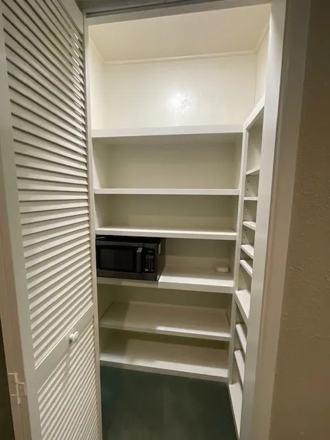 Duplex For Rent in Taylor County , 1142 Highland Avenue 1140, Abilene, Texas 79605, 1 Bedroom, 1 Bathroom, 1 Garage spaces, 920 Sqft, built in 1956, mls#21399865, Real Estate Agent in Abilene, Homes For Rent in Taylor county, Homes For Rent in Abilene, Realtor in Abilene Texas, Real Estate Brokerage Independent Realty Texas, Luminita Cordes Realtor
