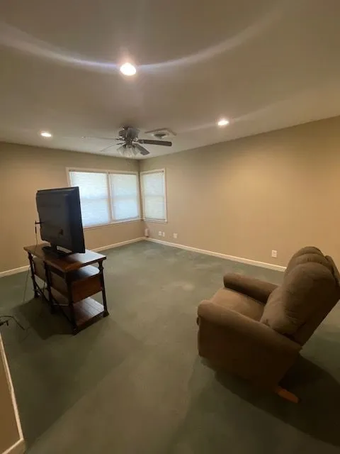 Duplex For Rent in Taylor County , 1142 Highland Avenue 1140, Abilene, Texas 79605, 1 Bedroom, 1 Bathroom, 1 Garage spaces, 920 Sqft, built in 1956, mls#21399865, Real Estate Agent in Abilene, Homes For Rent in Taylor county, Homes For Rent in Abilene, Realtor in Abilene Texas, Real Estate Brokerage Independent Realty Texas, Luminita Cordes Realtor