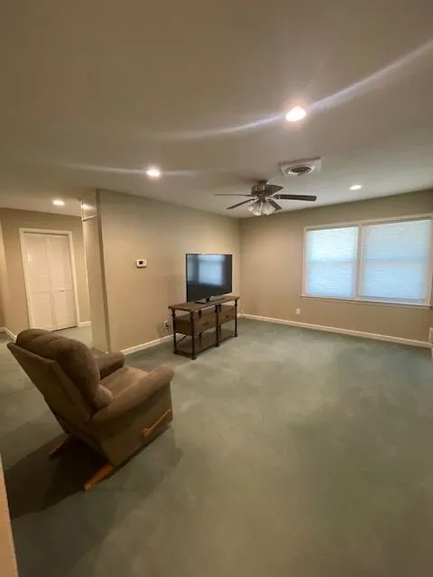 Duplex For Rent in Taylor County , 1142 Highland Avenue 1140, Abilene, Texas 79605, 1 Bedroom, 1 Bathroom, 1 Garage spaces, 920 Sqft, built in 1956, mls#21399865, Real Estate Agent in Abilene, Homes For Rent in Taylor county, Homes For Rent in Abilene, Realtor in Abilene Texas, Real Estate Brokerage Independent Realty Texas, Luminita Cordes Realtor