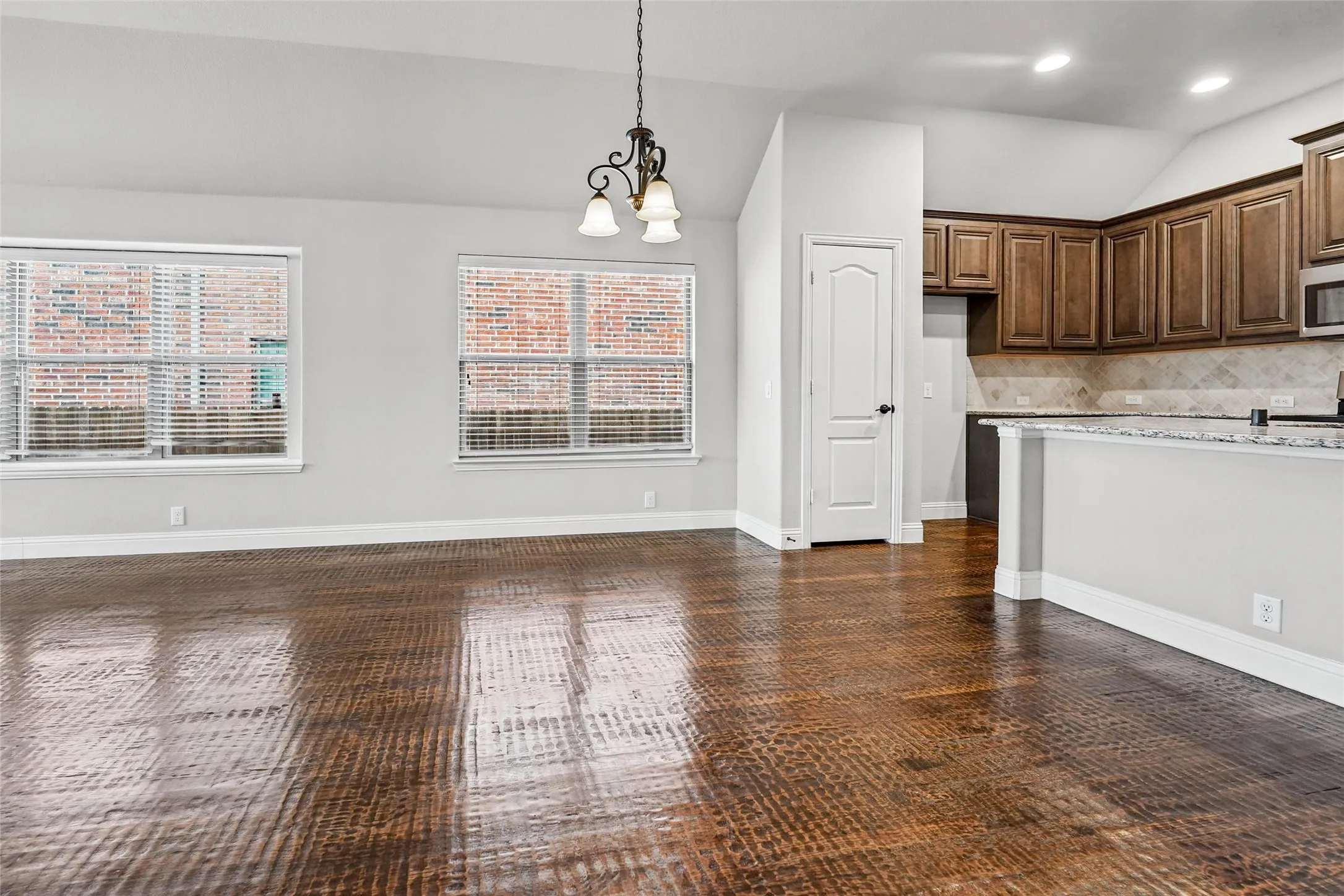 Single Family Residence For Sale in Collin County , 2107 Victoria Lane, Princeton, Texas 75407, 4 Bedroom, 2 Bathroom, 2 Garage spaces, 1,964 Sqft, built in 2018, mls#21399850, Real Estate Agent in Princeton, Homes For Sale in Collin county, Homes For Sale in Princeton, Realtor in Princeton Texas, Real Estate Brokerage Independent Realty Texas, Luminita Cordes Realtor