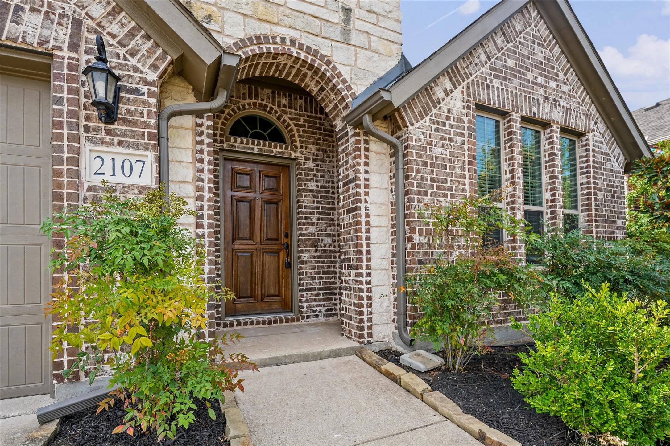 Single Family Residence For Sale in Collin County , 2107 Victoria Lane, Princeton, Texas 75407, 4 Bedroom, 2 Bathroom, 2 Garage spaces, 1,964 Sqft, built in 2018, mls#21399850, Real Estate Agent in Princeton, Homes For Sale in Collin county, Homes For Sale in Princeton, Realtor in Princeton Texas, Real Estate Brokerage Independent Realty Texas, Luminita Cordes Realtor