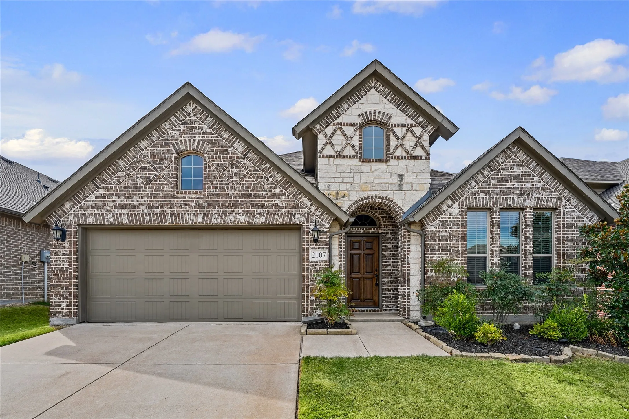 Single Family Residence For Sale in Collin County , 2107 Victoria Lane, Princeton, Texas 75407, 4 Bedroom, 2 Bathroom, 2 Garage spaces, 1,964 Sqft, built in 2018, mls#21399850, Real Estate Agent in Princeton, Homes For Sale in Collin county, Homes For Sale in Princeton, Realtor in Princeton Texas, Real Estate Brokerage Independent Realty Texas, Luminita Cordes Realtor
