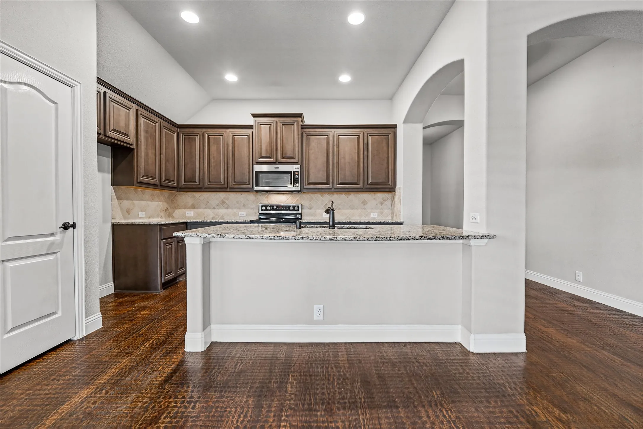 Single Family Residence For Sale in Collin County , 2107 Victoria Lane, Princeton, Texas 75407, 4 Bedroom, 2 Bathroom, 2 Garage spaces, 1,964 Sqft, built in 2018, mls#21399850, Real Estate Agent in Princeton, Homes For Sale in Collin county, Homes For Sale in Princeton, Realtor in Princeton Texas, Real Estate Brokerage Independent Realty Texas, Luminita Cordes Realtor