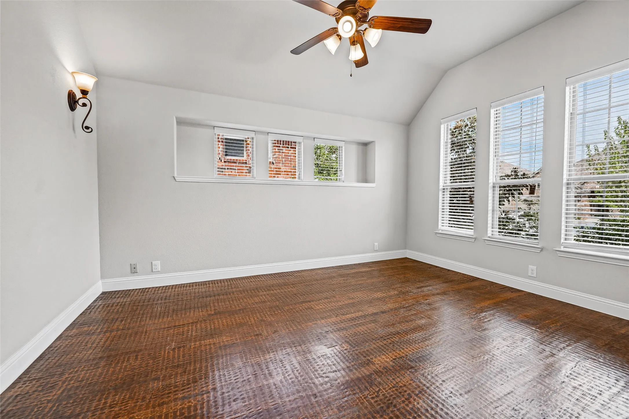 Single Family Residence For Sale in Collin County , 2107 Victoria Lane, Princeton, Texas 75407, 4 Bedroom, 2 Bathroom, 2 Garage spaces, 1,964 Sqft, built in 2018, mls#21399850, Real Estate Agent in Princeton, Homes For Sale in Collin county, Homes For Sale in Princeton, Realtor in Princeton Texas, Real Estate Brokerage Independent Realty Texas, Luminita Cordes Realtor