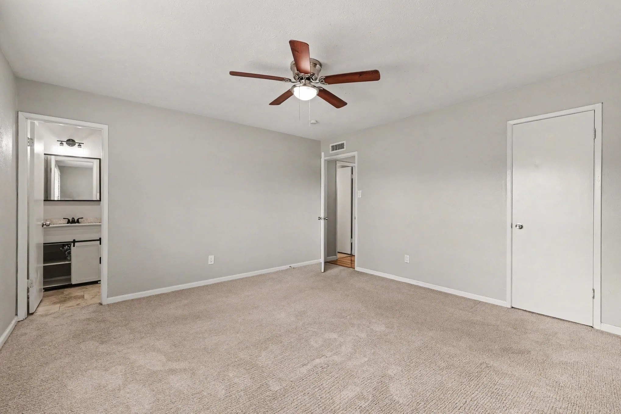Single Family Residence For Sale in Denton County , 5312 Slay Drive, The Colony, Texas 75056, 3 Bedroom, 2 Bathroom, 2 Garage spaces, 1,339 Sqft, built in 1974, mls#21398437, Real Estate Agent in The Colony, Homes For Sale in Denton county, Homes For Sale in The Colony, Realtor in The Colony Texas, Real Estate Brokerage Independent Realty Texas, Luminita Cordes Realtor