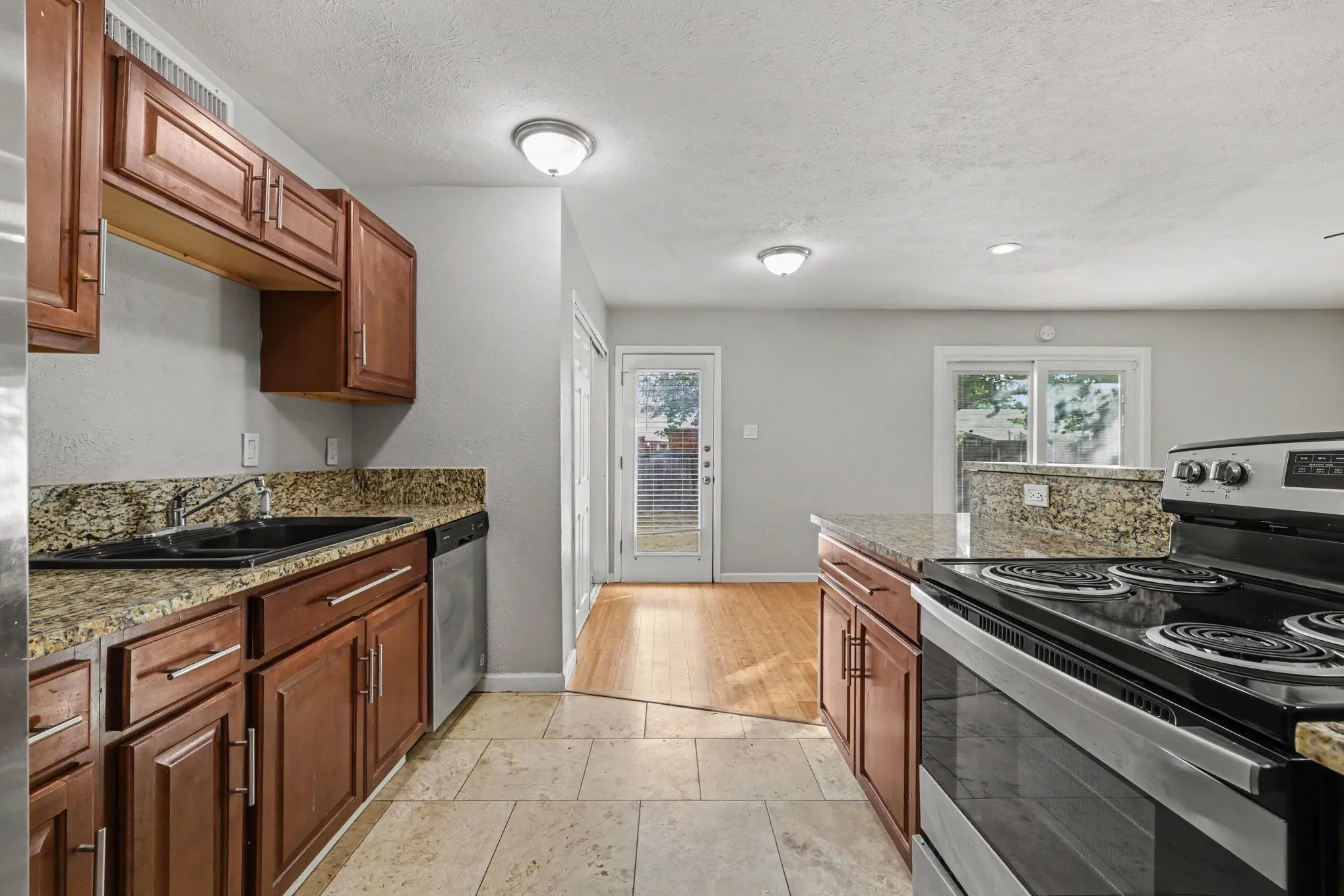 Single Family Residence For Sale in Denton County , 5312 Slay Drive, The Colony, Texas 75056, 3 Bedroom, 2 Bathroom, 2 Garage spaces, 1,339 Sqft, built in 1974, mls#21398437, Real Estate Agent in The Colony, Homes For Sale in Denton county, Homes For Sale in The Colony, Realtor in The Colony Texas, Real Estate Brokerage Independent Realty Texas, Luminita Cordes Realtor