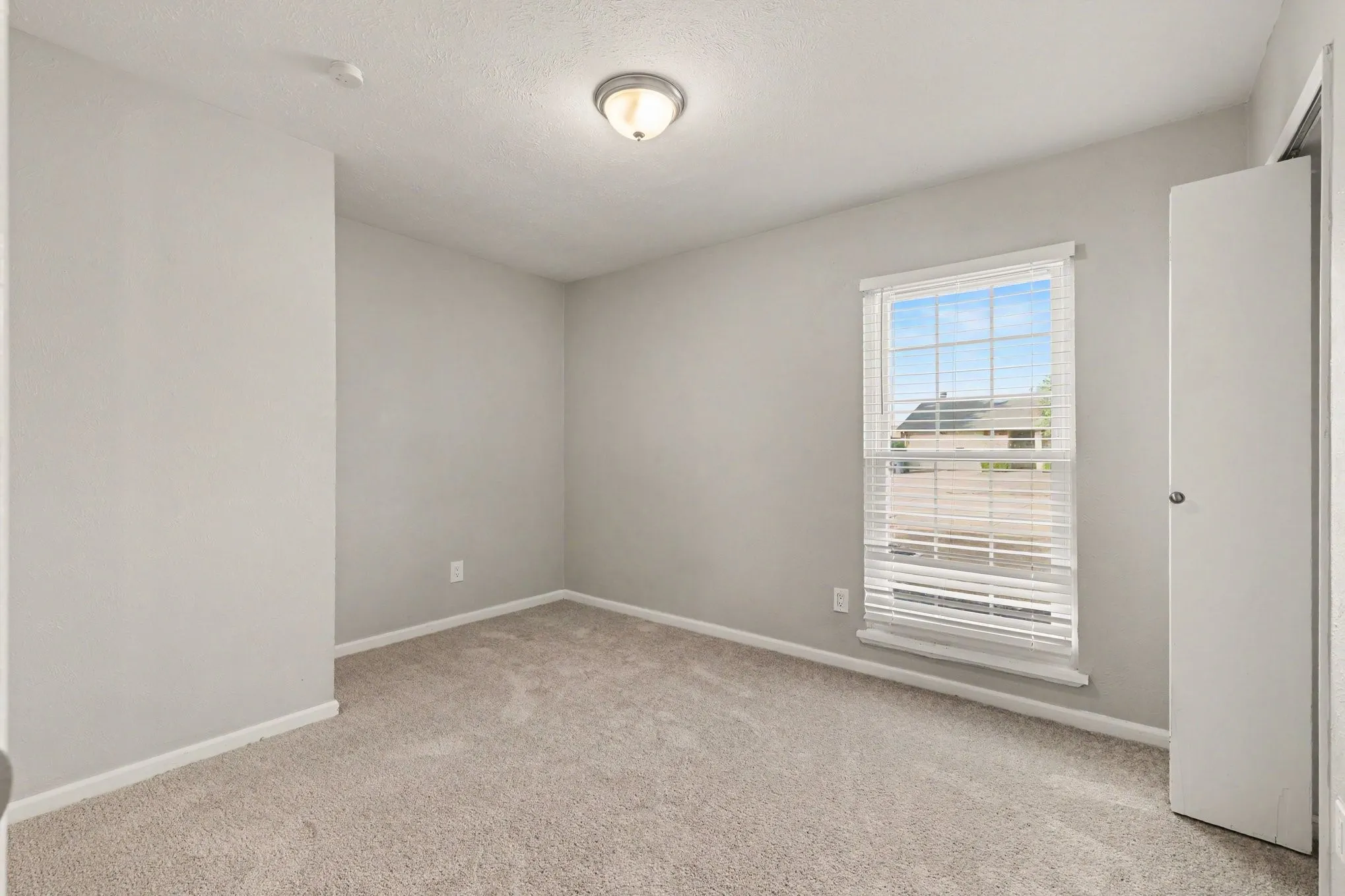 Single Family Residence For Sale in Denton County , 5312 Slay Drive, The Colony, Texas 75056, 3 Bedroom, 2 Bathroom, 2 Garage spaces, 1,339 Sqft, built in 1974, mls#21398437, Real Estate Agent in The Colony, Homes For Sale in Denton county, Homes For Sale in The Colony, Realtor in The Colony Texas, Real Estate Brokerage Independent Realty Texas, Luminita Cordes Realtor
