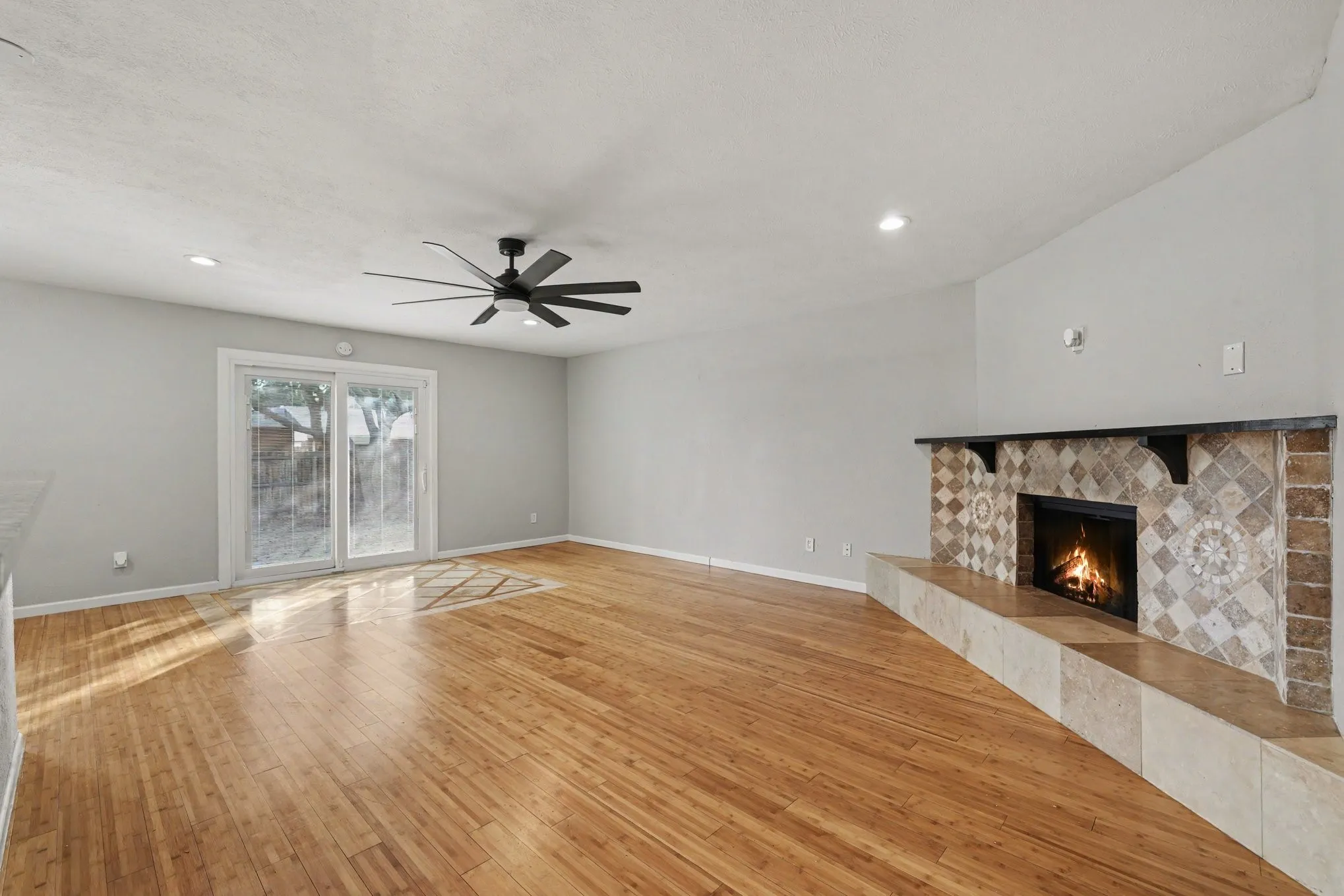 Single Family Residence For Sale in Denton County , 5312 Slay Drive, The Colony, Texas 75056, 3 Bedroom, 2 Bathroom, 2 Garage spaces, 1,339 Sqft, built in 1974, mls#21398437, Real Estate Agent in The Colony, Homes For Sale in Denton county, Homes For Sale in The Colony, Realtor in The Colony Texas, Real Estate Brokerage Independent Realty Texas, Luminita Cordes Realtor