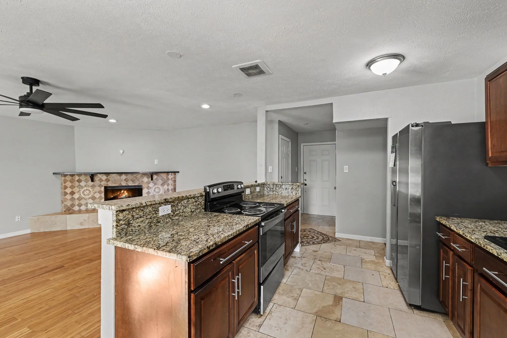 Single Family Residence For Sale in Denton County , 5312 Slay Drive, The Colony, Texas 75056, 3 Bedroom, 2 Bathroom, 2 Garage spaces, 1,339 Sqft, built in 1974, mls#21398437, Real Estate Agent in The Colony, Homes For Sale in Denton county, Homes For Sale in The Colony, Realtor in The Colony Texas, Real Estate Brokerage Independent Realty Texas, Luminita Cordes Realtor