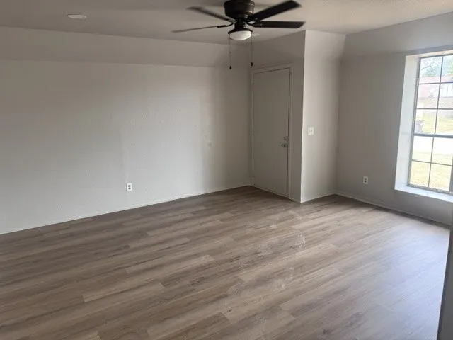 Duplex For Rent in Lamar County , 2838 Kessler Drive 2840, Paris, Texas 75460, 2 Bedroom, 1 Bathroom, Garage spaces, 1,764 Sqft, built in 0, mls#21399876, Real Estate Agent in Paris, Homes For Rent in Lamar county, Homes For Rent in Paris, Realtor in Paris Texas, Real Estate Brokerage Independent Realty Texas, Luminita Cordes Realtor
